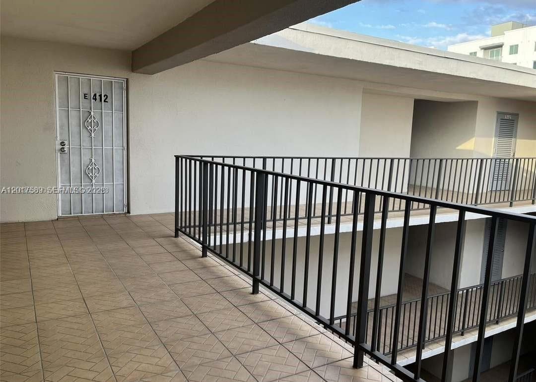 EL LAGO CONDO · #E412 in Miami - Photo 12