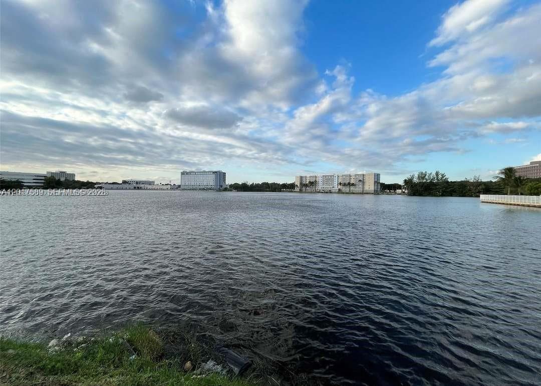 EL LAGO CONDO · #E412 in Miami - Photo 18