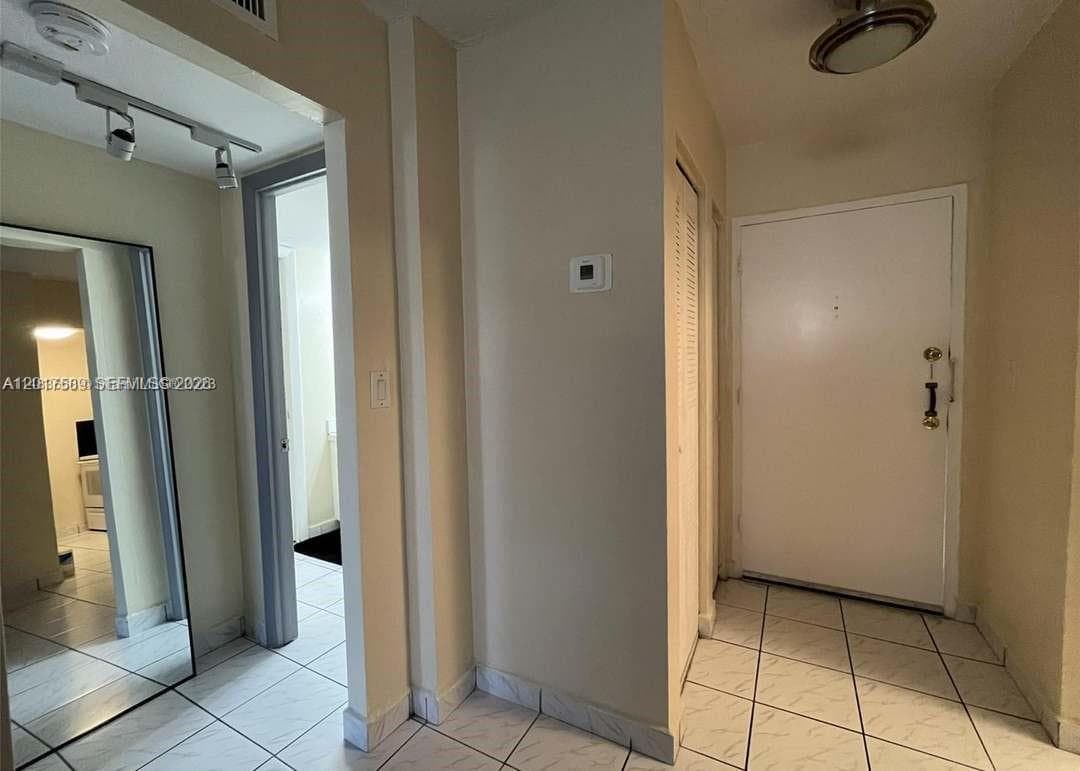 EL LAGO CONDO · #E412 in Miami - Photo 11
