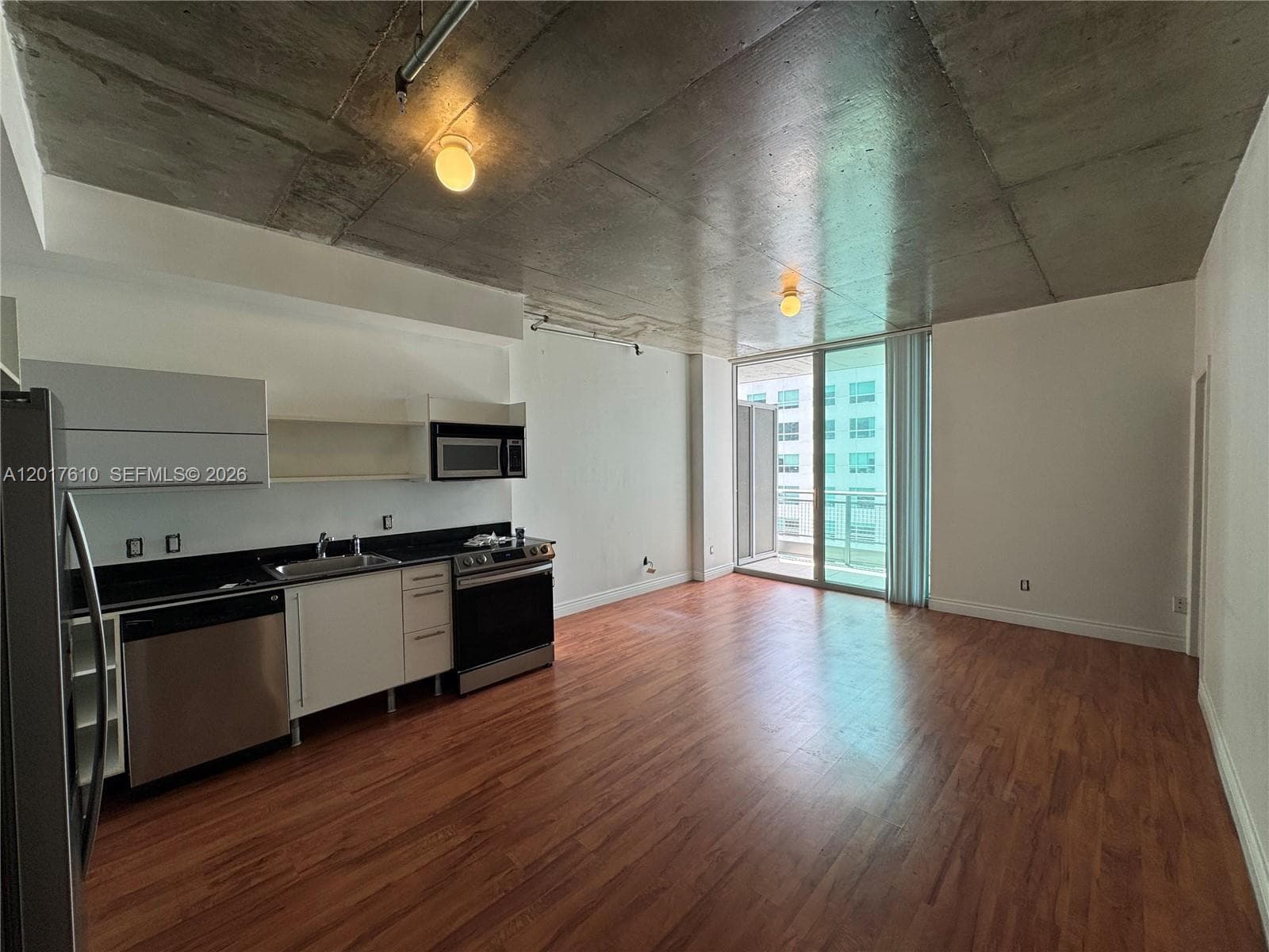 NEO VERTIKA CONDO · #2532 in Miami - Photo 6