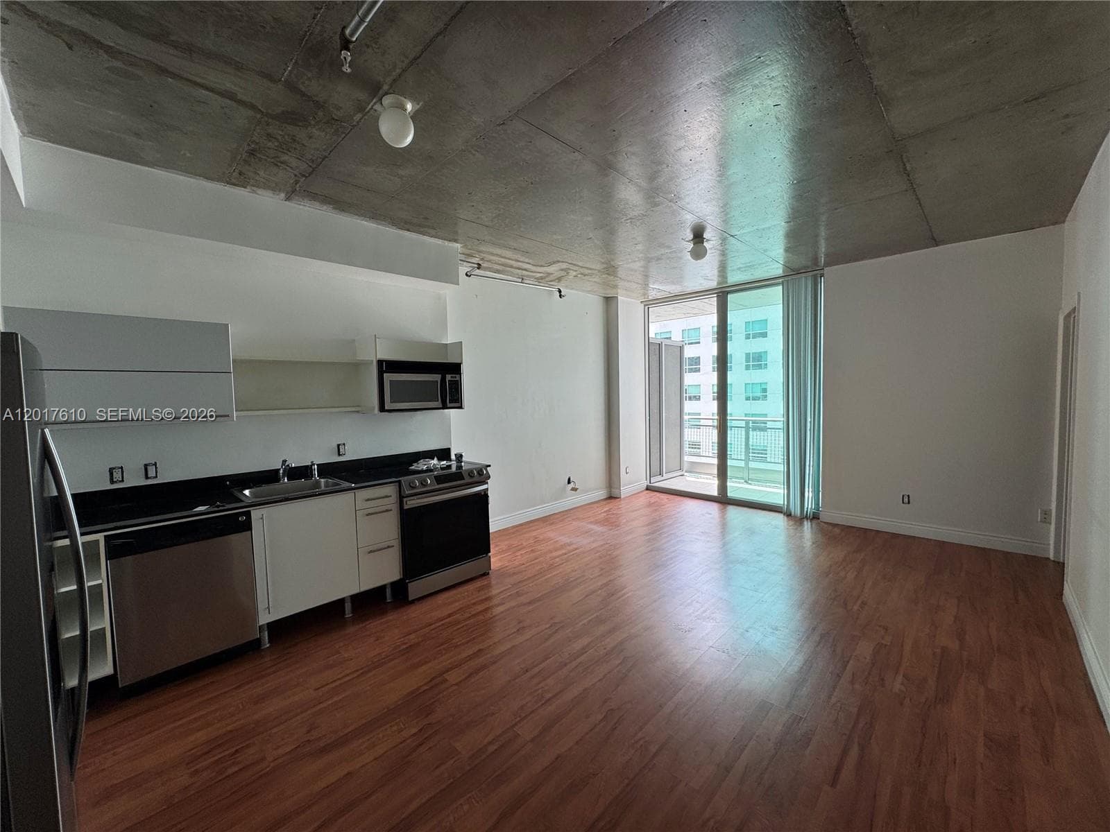 NEO VERTIKA CONDO · #2532 in Miami - Photo 5
