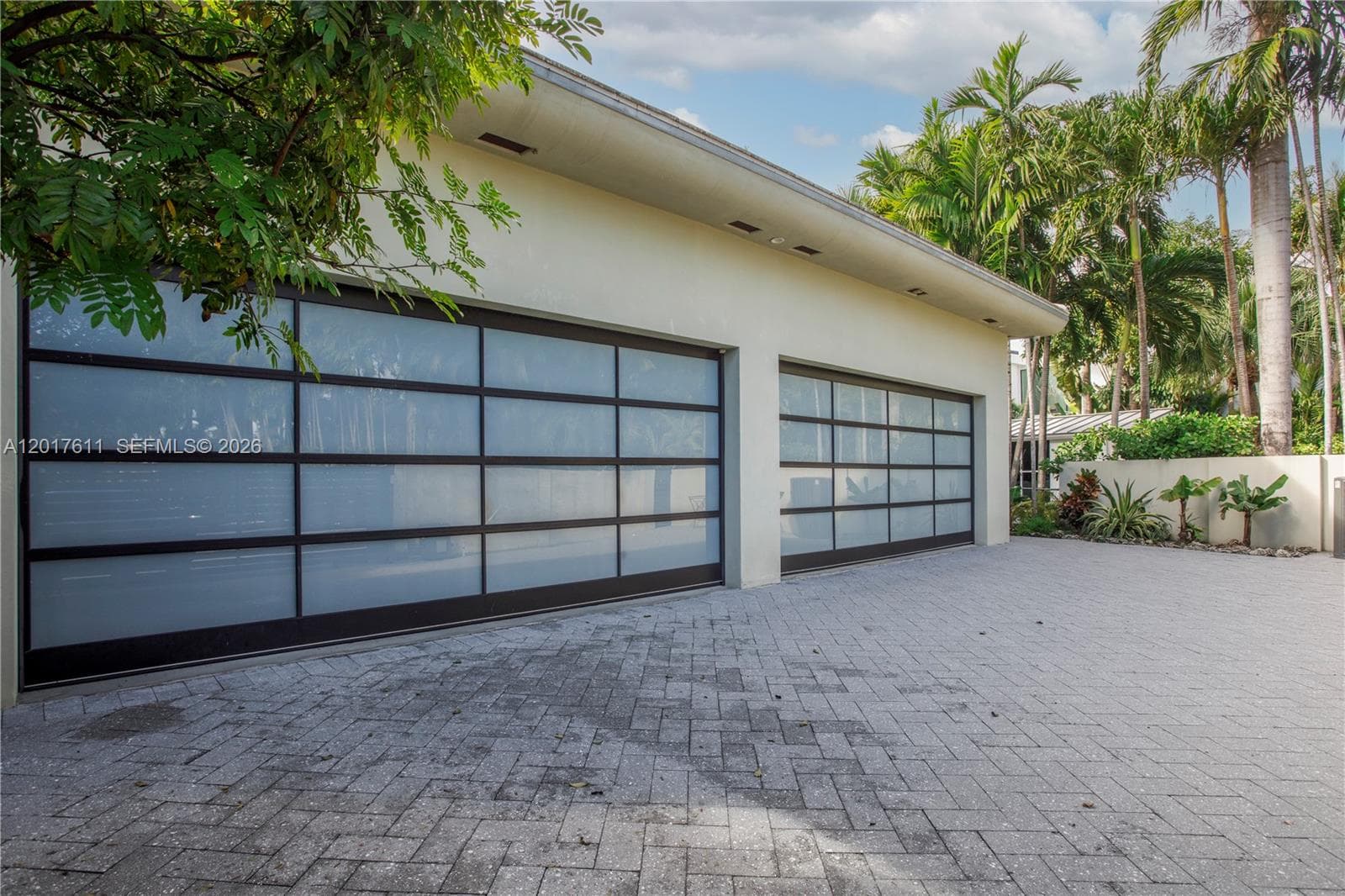 250 W San Marino Dr photo 19