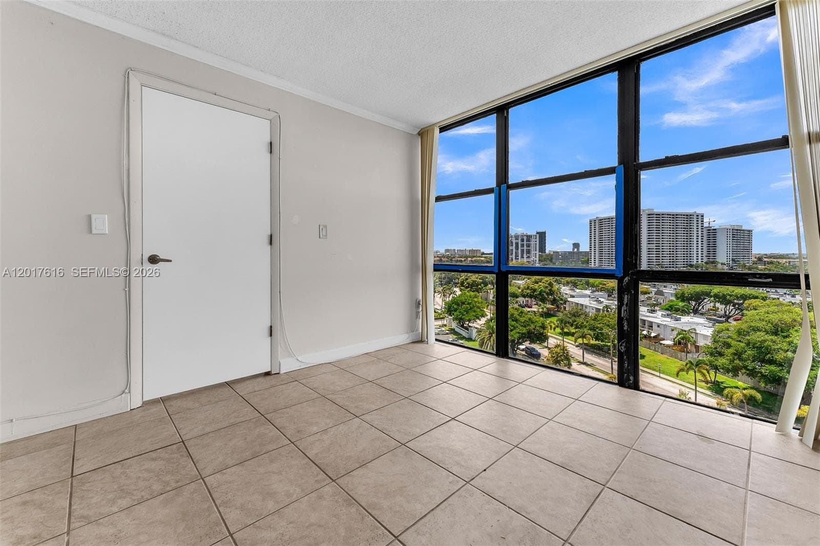 800 Parkview Drive, Unit #1007 - FOR SALE.Three Islands, Hallandale Beach, FL 33009. Florida. Oceanview Park Condominium.
