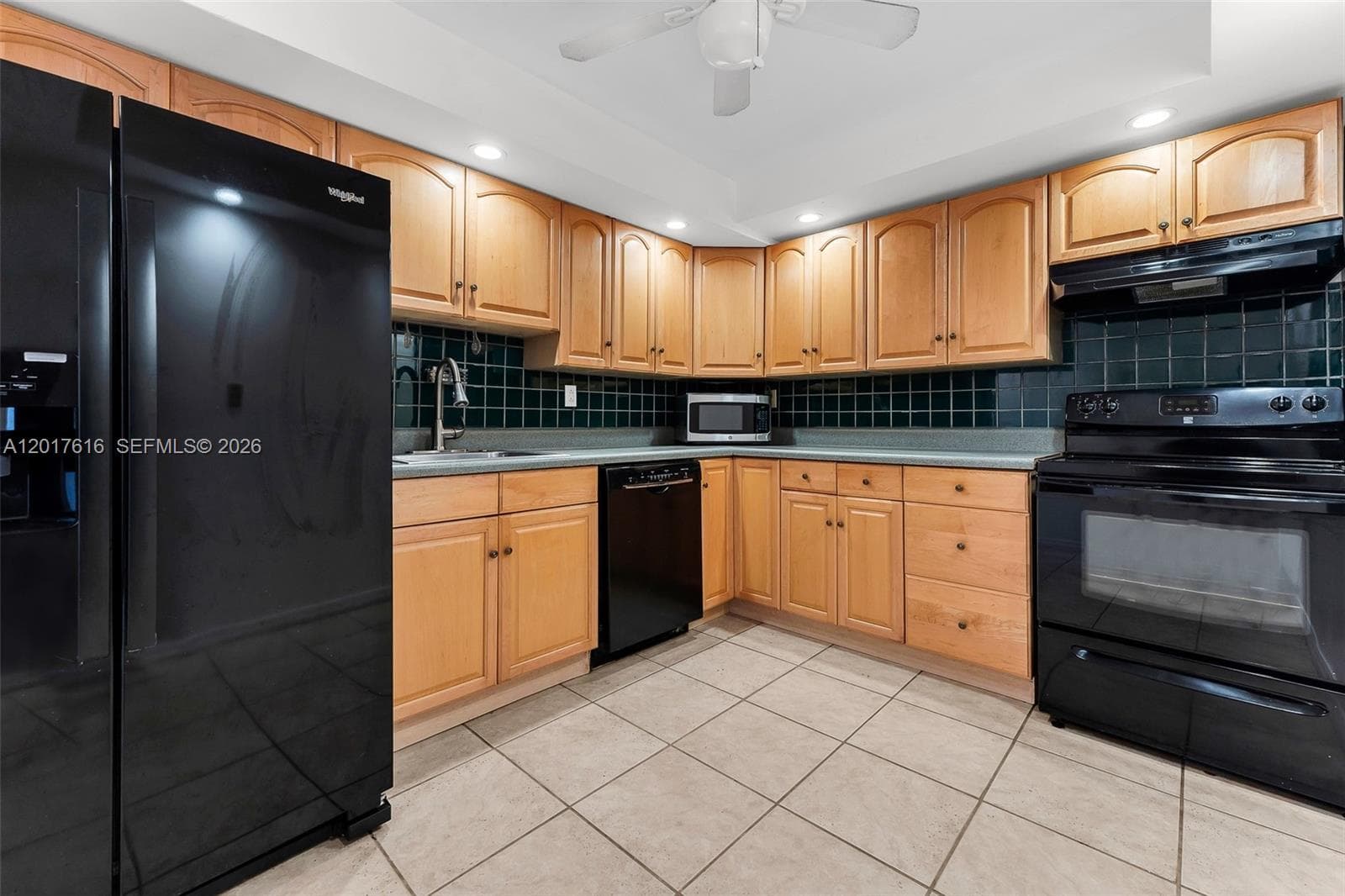 800 Parkview Drive, Unit #1007 - FOR SALE.Three Islands, Hallandale Beach, FL 33009. Florida. Oceanview Park Condominium.