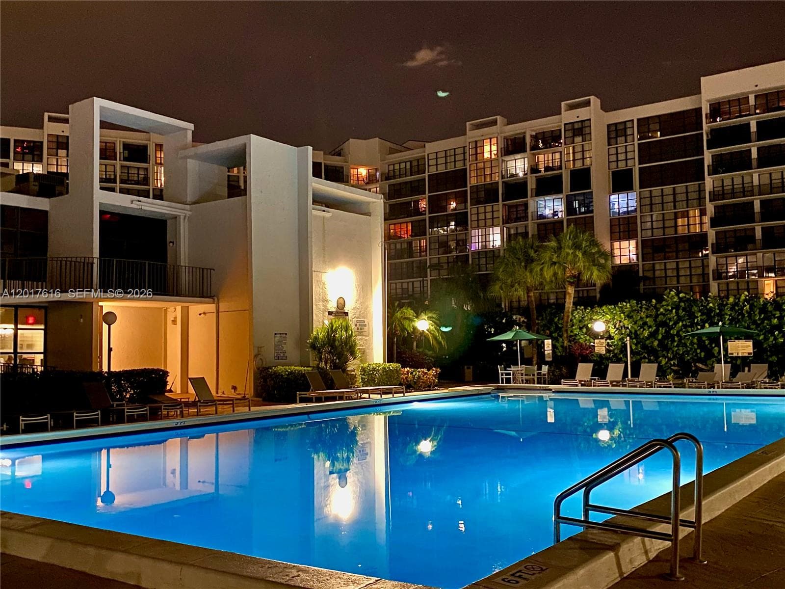 800 Parkview Drive, Unit #1007 - FOR SALE.Three Islands, Hallandale Beach, FL 33009. Florida. Oceanview Park Condominium.