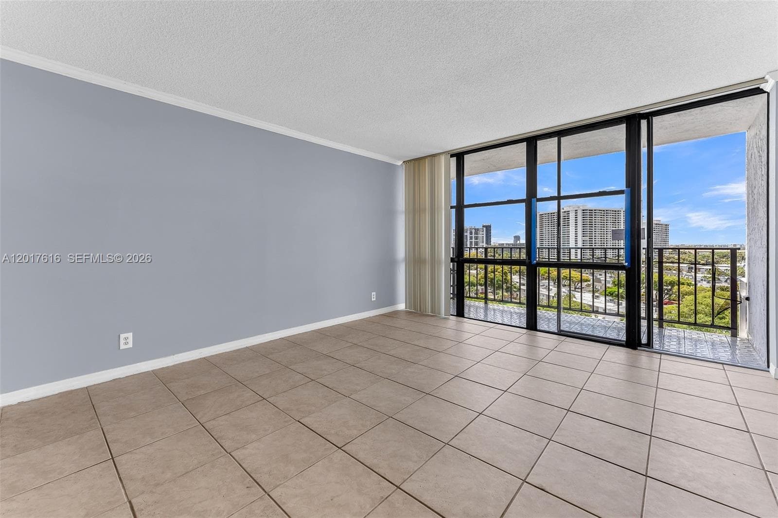 800 Parkview Drive, Unit #1007 - FOR SALE.Three Islands, Hallandale Beach, FL 33009. Florida. Oceanview Park Condominium.