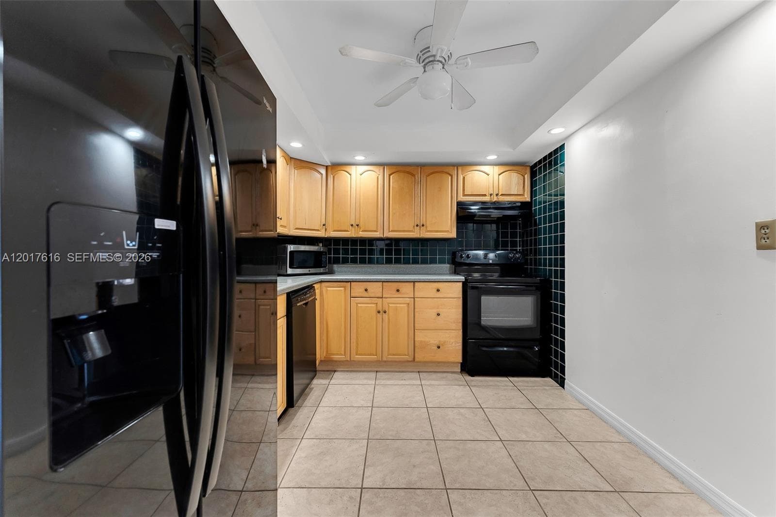 800 Parkview Drive, Unit #1007 - FOR SALE.Three Islands, Hallandale Beach, FL 33009. Florida. Oceanview Park Condominium.