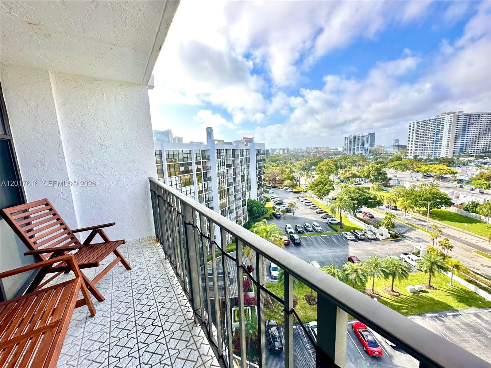 800 Parkview Drive, Unit #1007 - FOR SALE.Three Islands, Hallandale Beach, FL 33009. Florida. Oceanview Park Condominium.