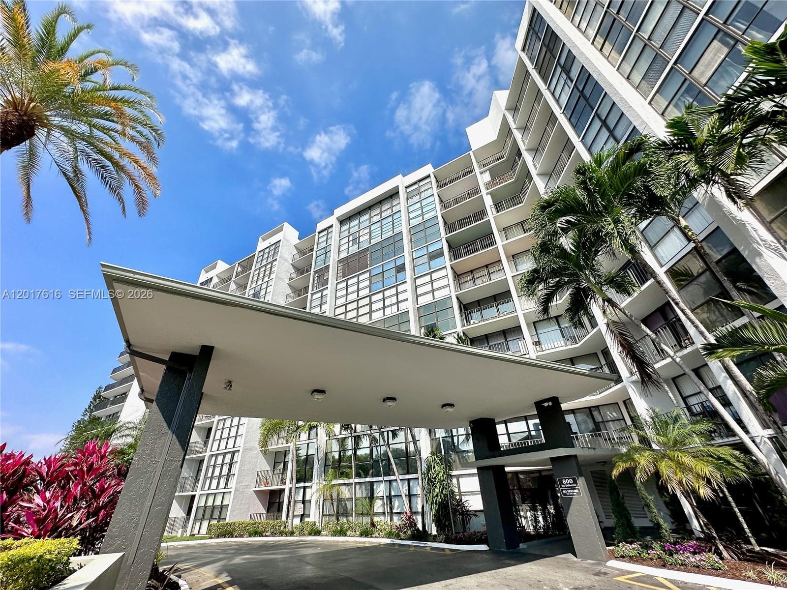 800 Parkview Drive, Unit #1007 - FOR SALE.Three Islands, Hallandale Beach, FL 33009. Florida. Oceanview Park Condominium.