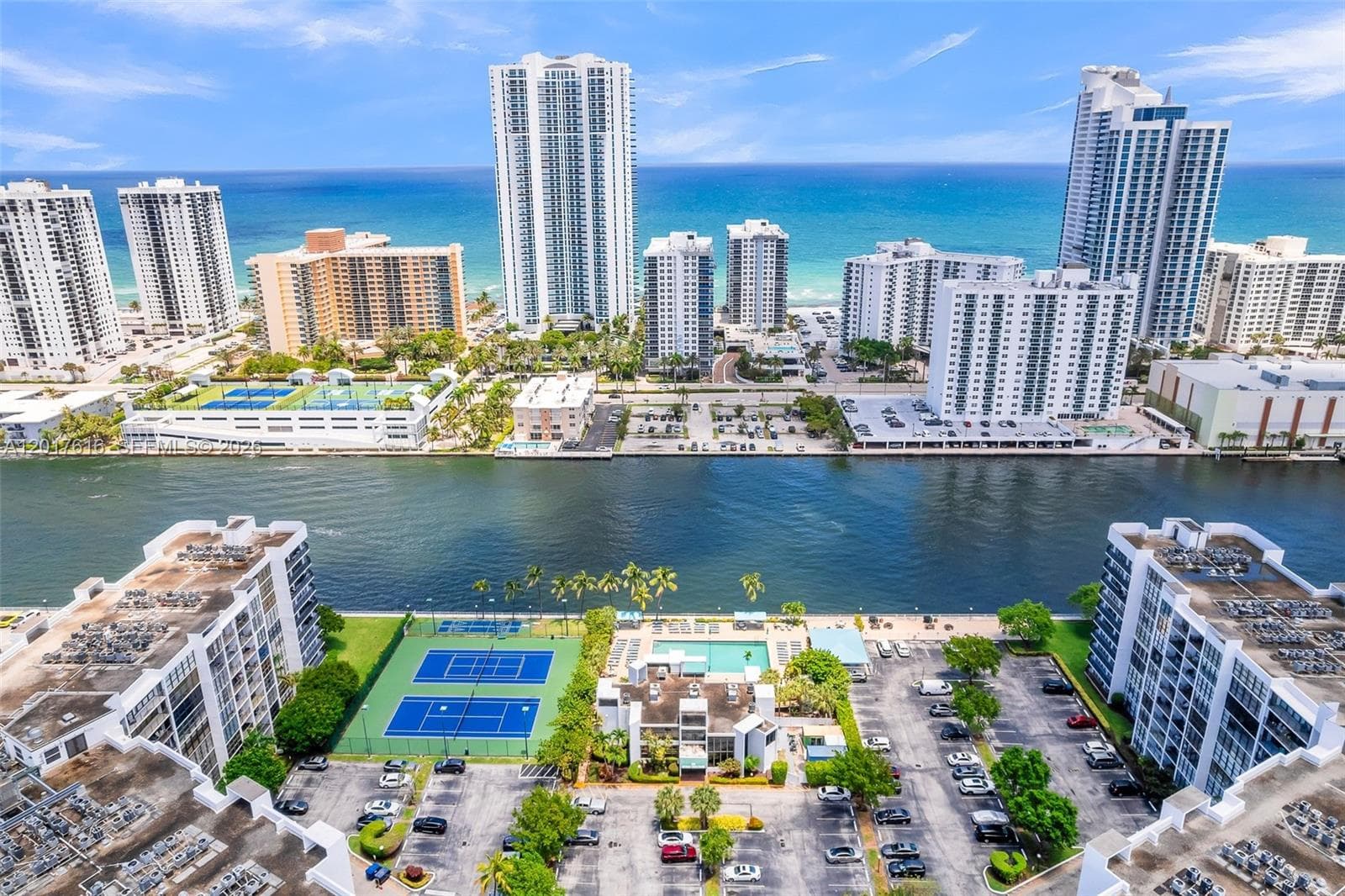 800 Parkview Drive, Unit #1007 - FOR SALE.Three Islands, Hallandale Beach, FL 33009. Florida. Oceanview Park Condominium.