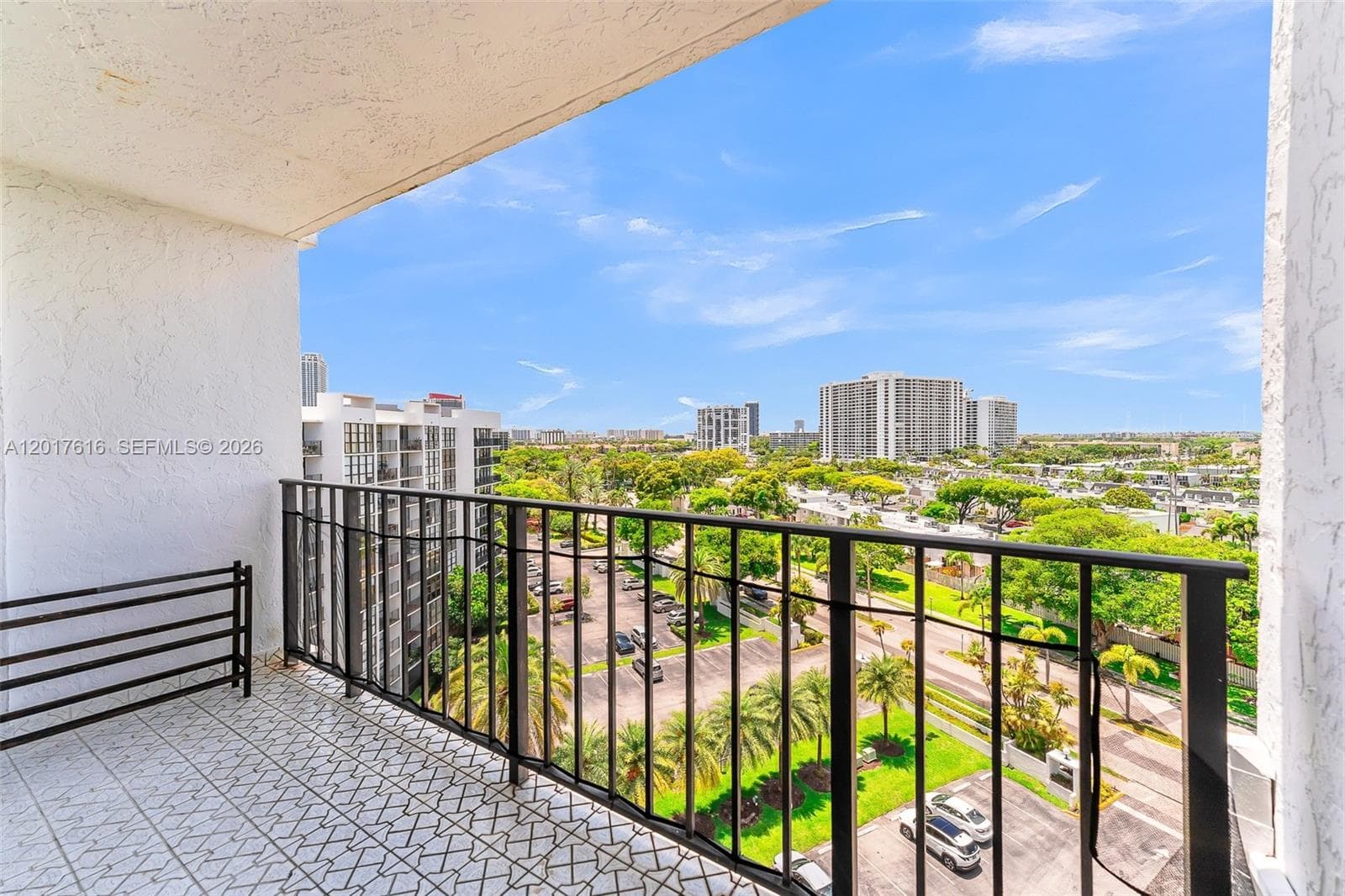 800 Parkview Drive, Unit #1007 - FOR SALE.Three Islands, Hallandale Beach, FL 33009. Florida. Oceanview Park Condominium.