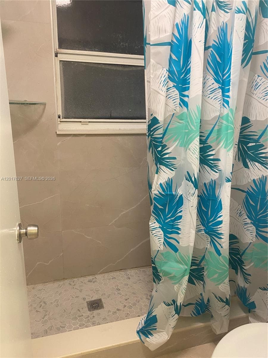 2953 SE 15th Ter photo 3