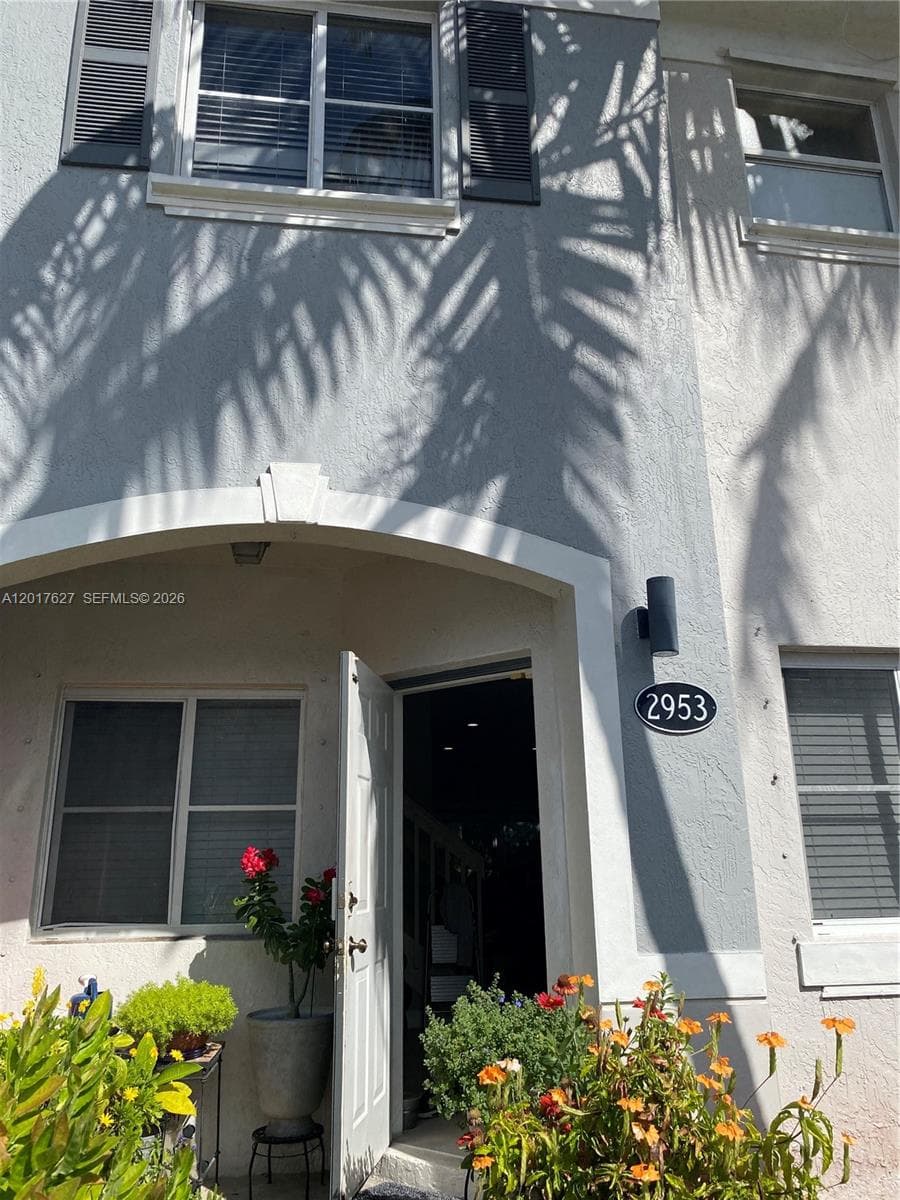 2953 SE 15th Ter photo 1
