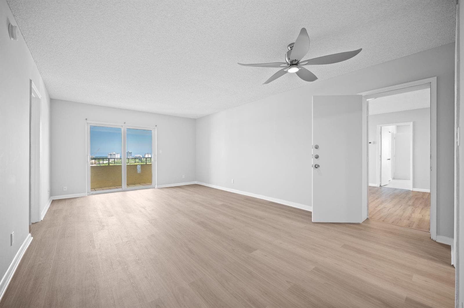4-web-or-mls-900-ne-18th-ave