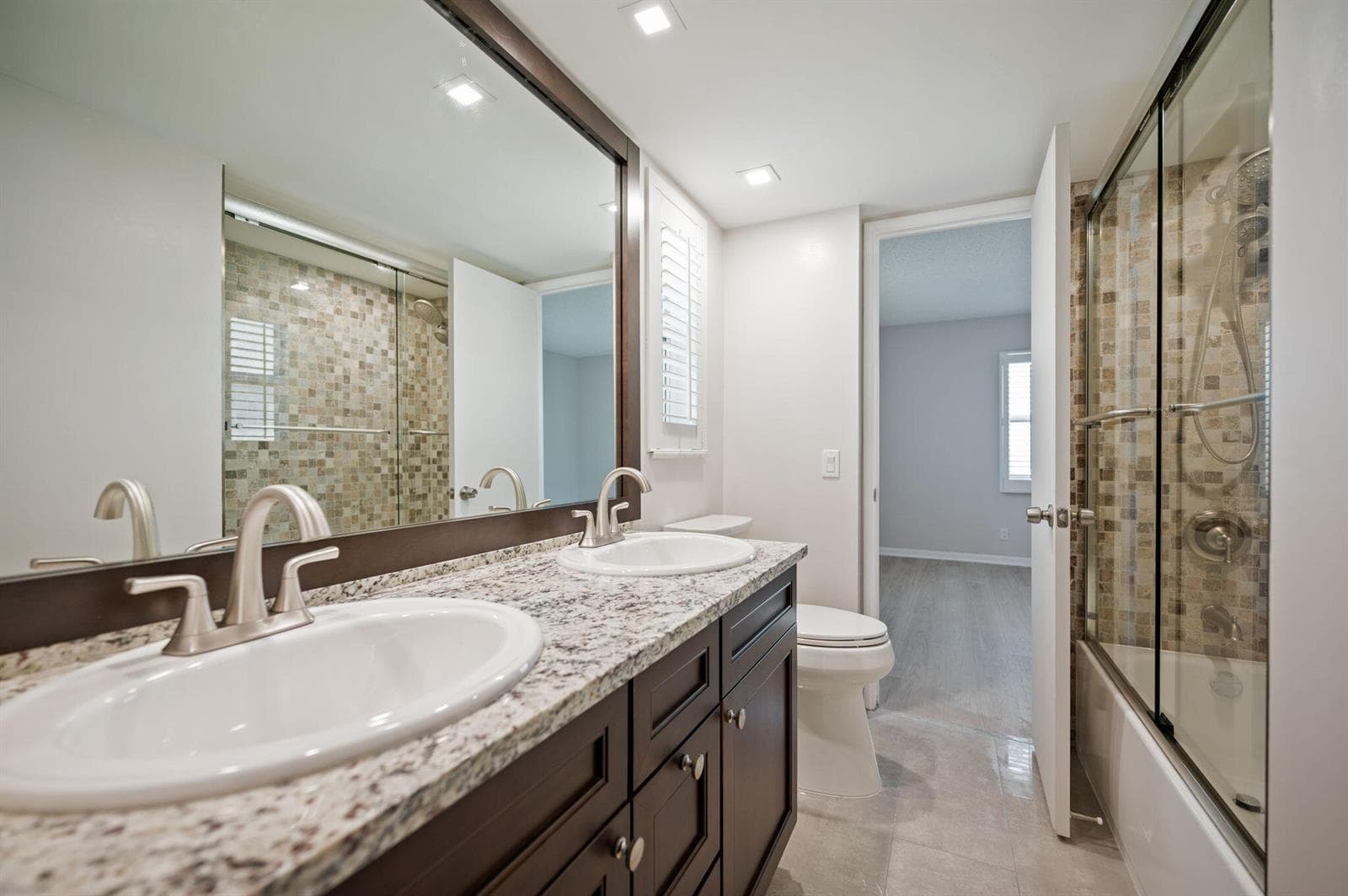 10-web-or-mls-900-ne-18th-ave
