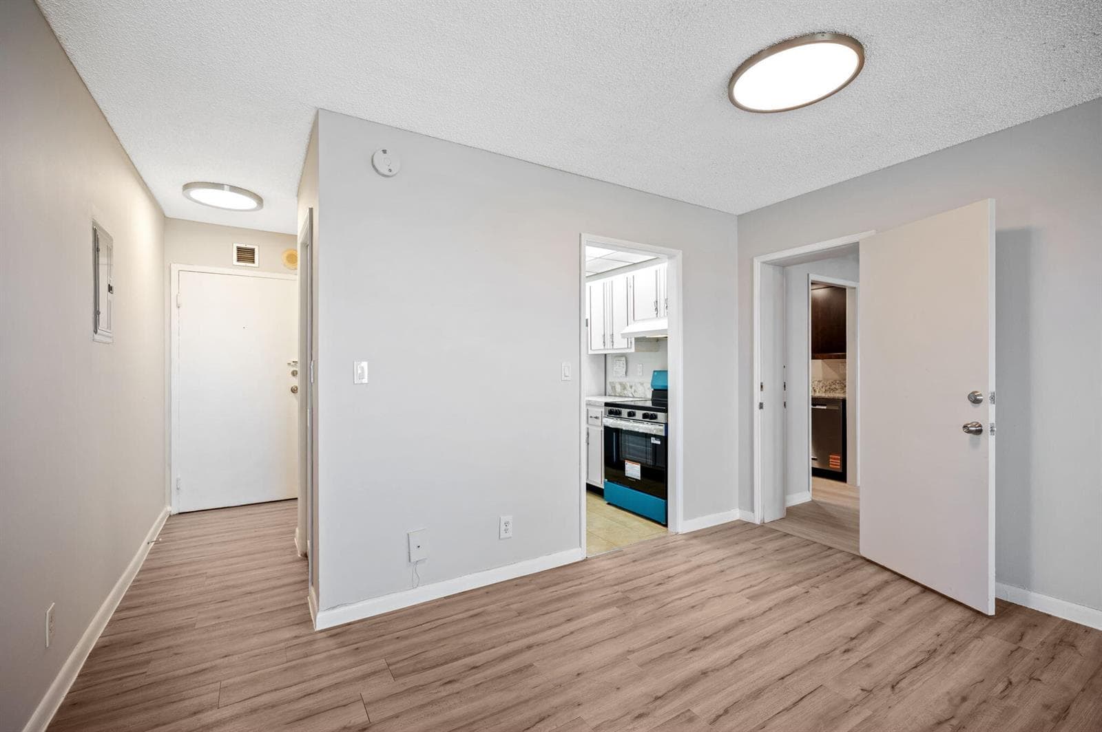6-web-or-mls-900-ne-18th-ave