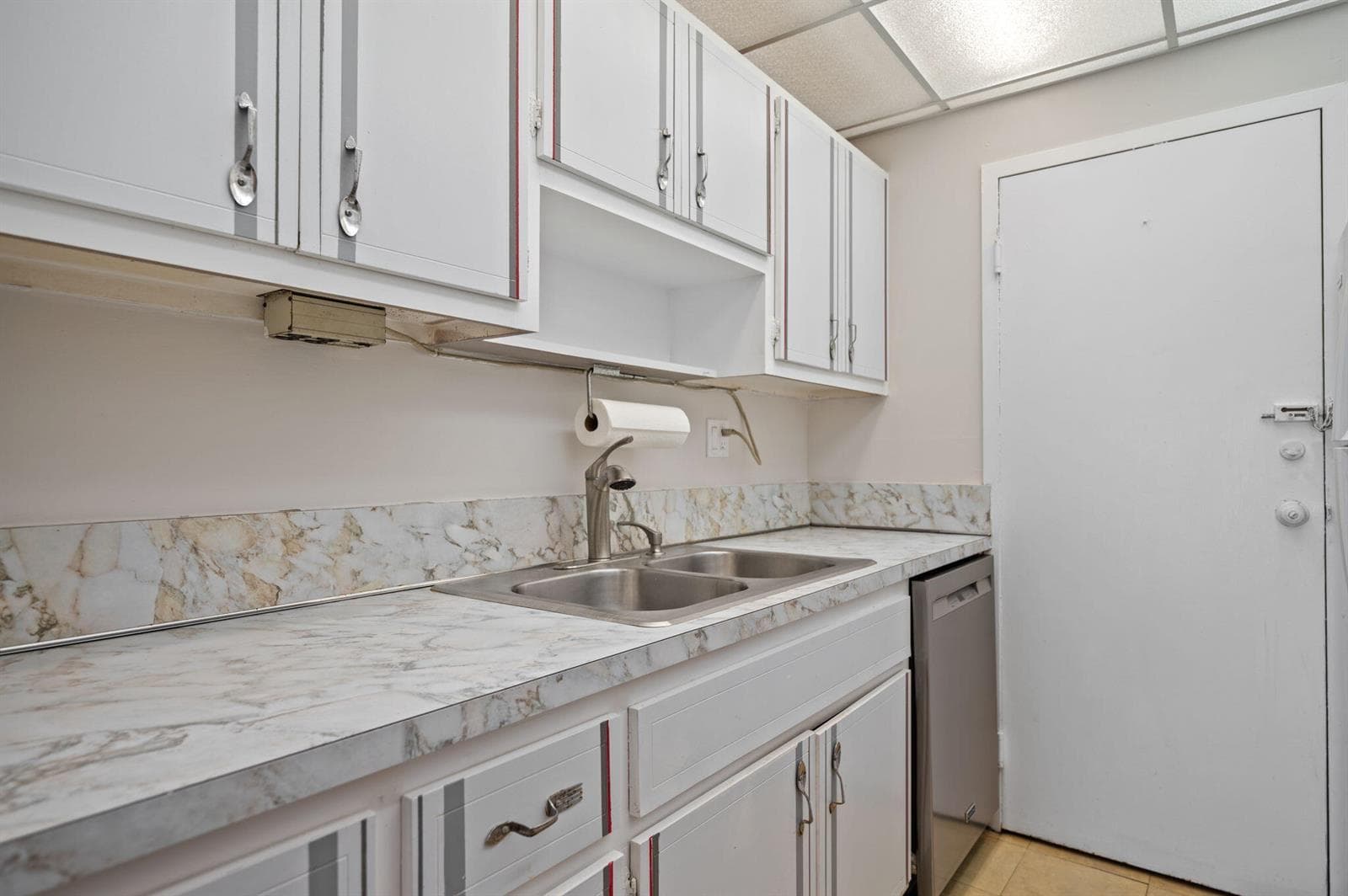 32-web-or-mls-900-ne-18th-ave
