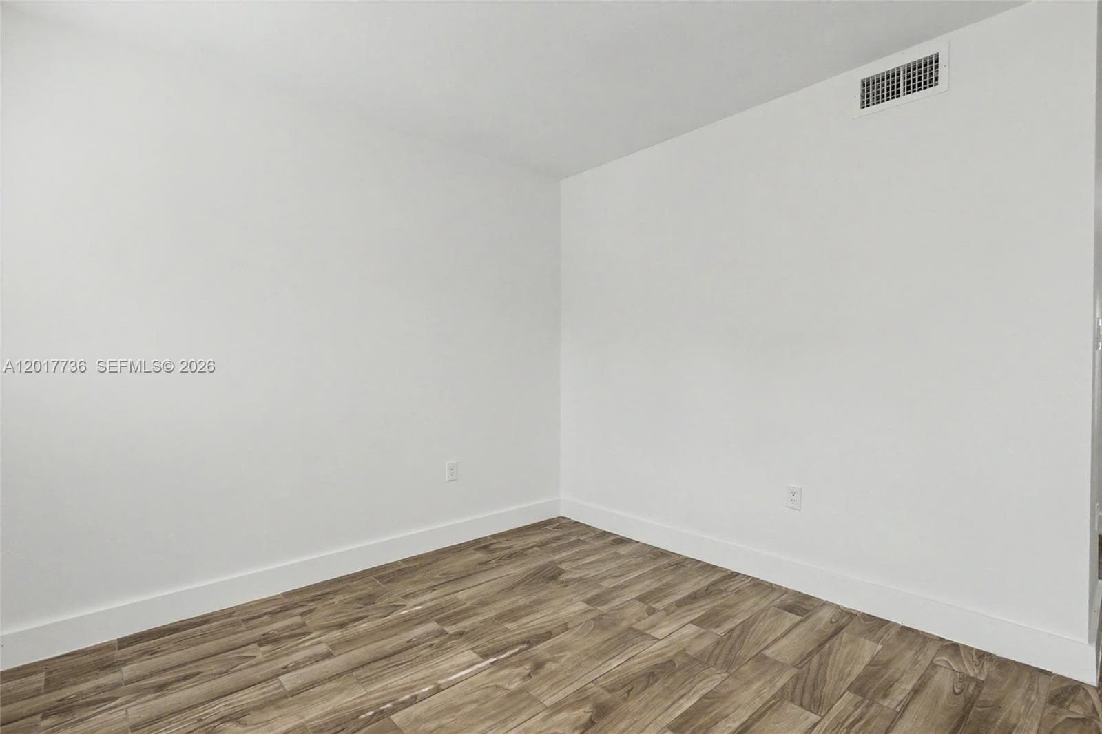 122 SW 56th Ave photo 6