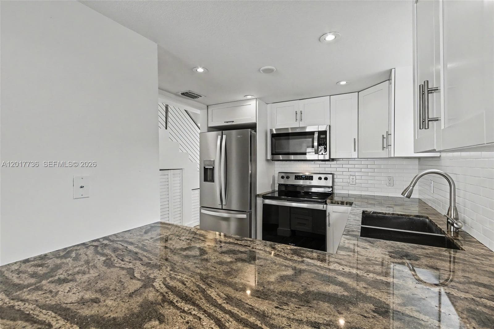122 SW 56th Ave photo 16