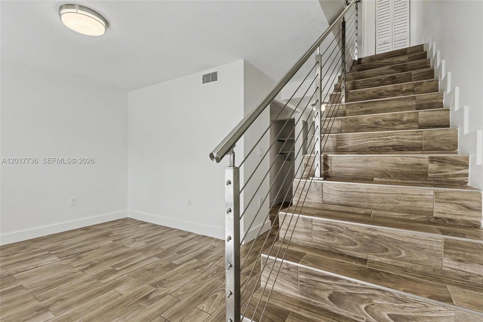 122 SW 56th Ave photo 4