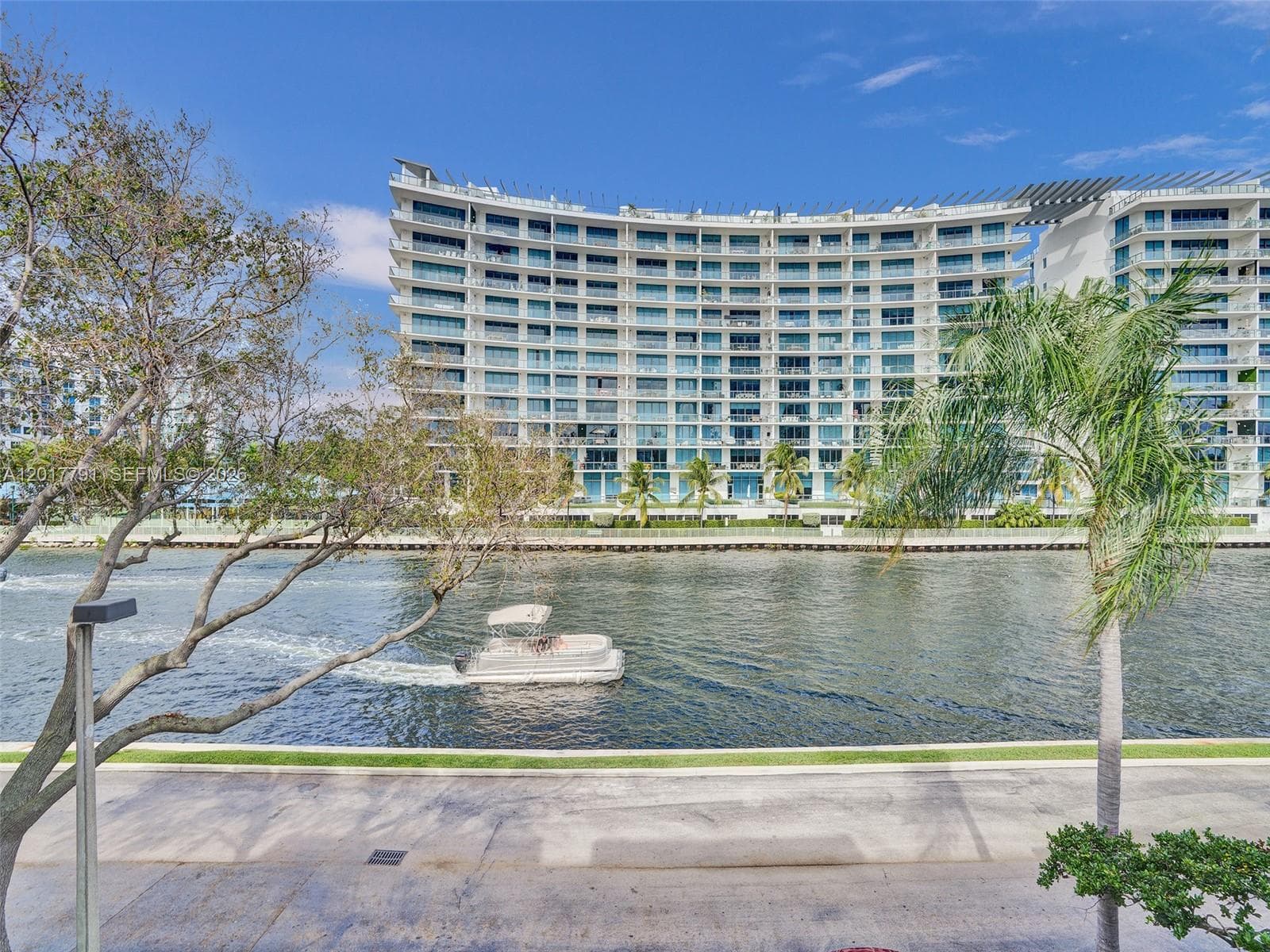 VILLAGE BY THE BAY CONDO · #13305 in Aventura - Photo 2