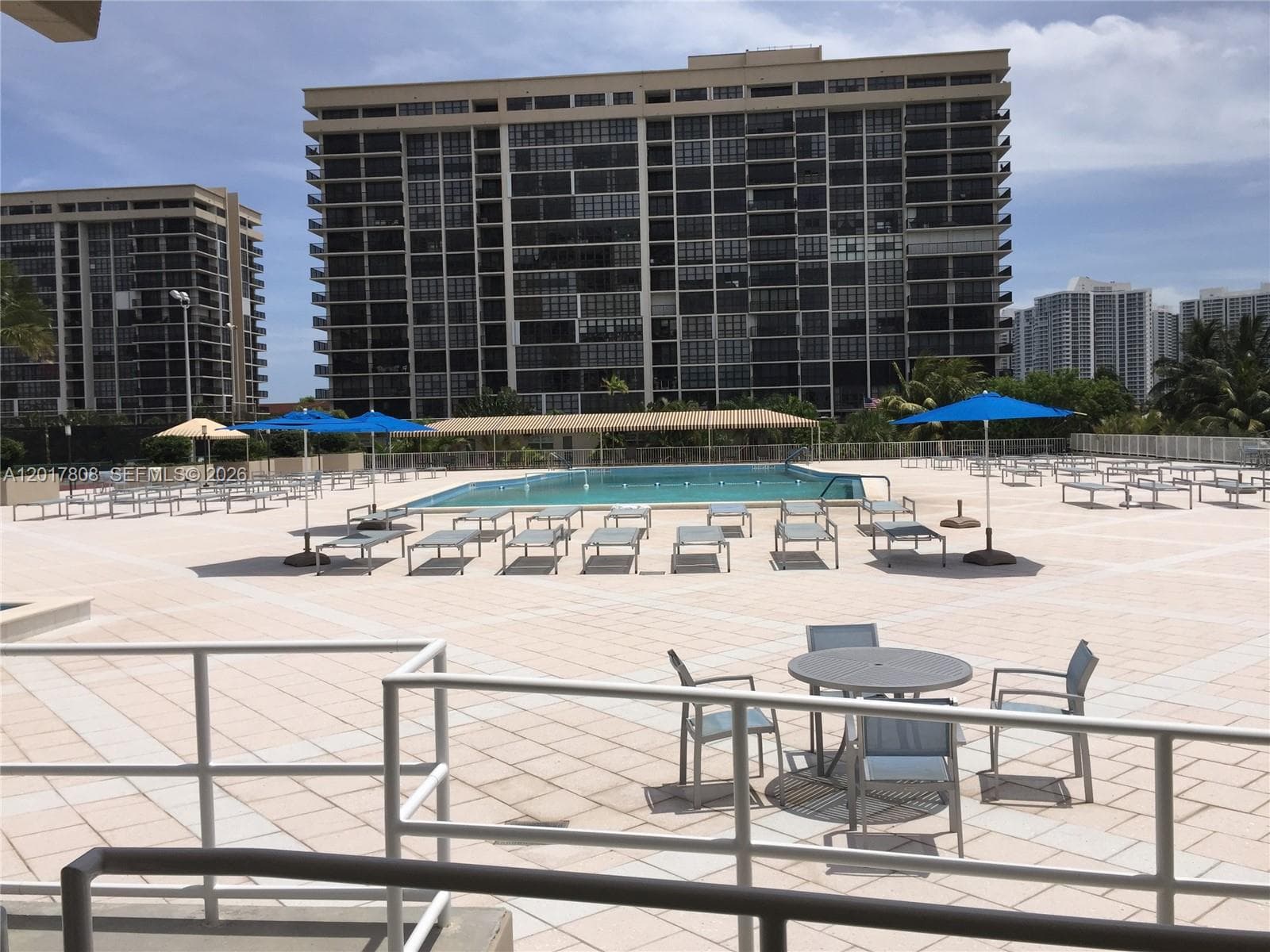 BAYSIDE POOL