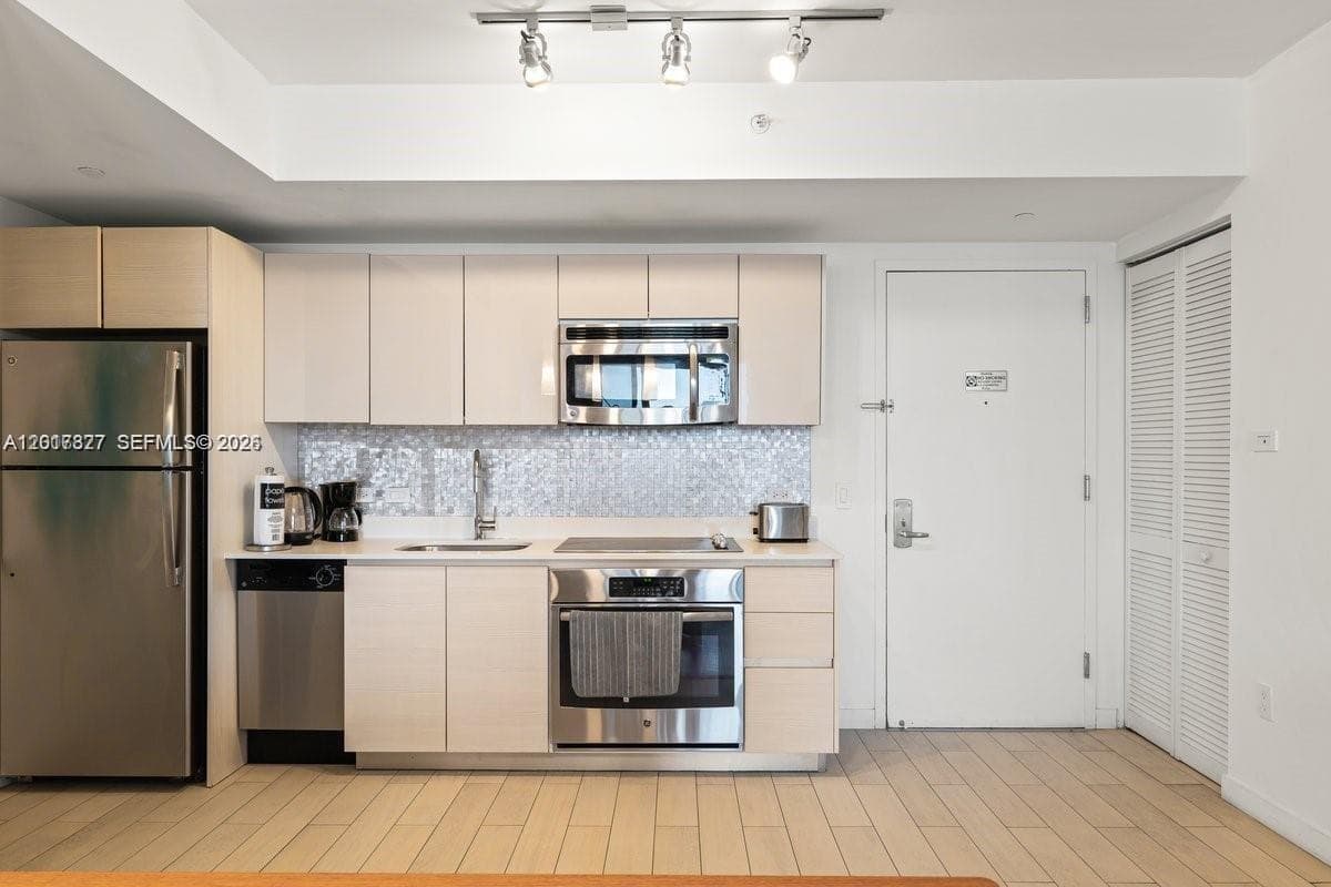 BEACHWALK CONDOMINIUM · #R1109 in Hallandale Beach - Photo 8