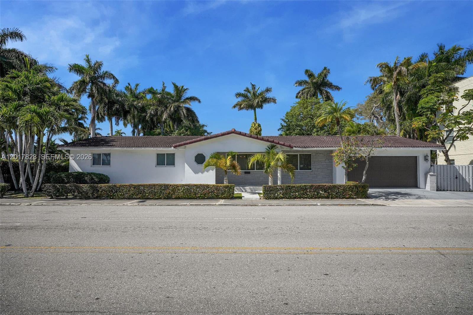1301 Hollywood Blvd photo 16