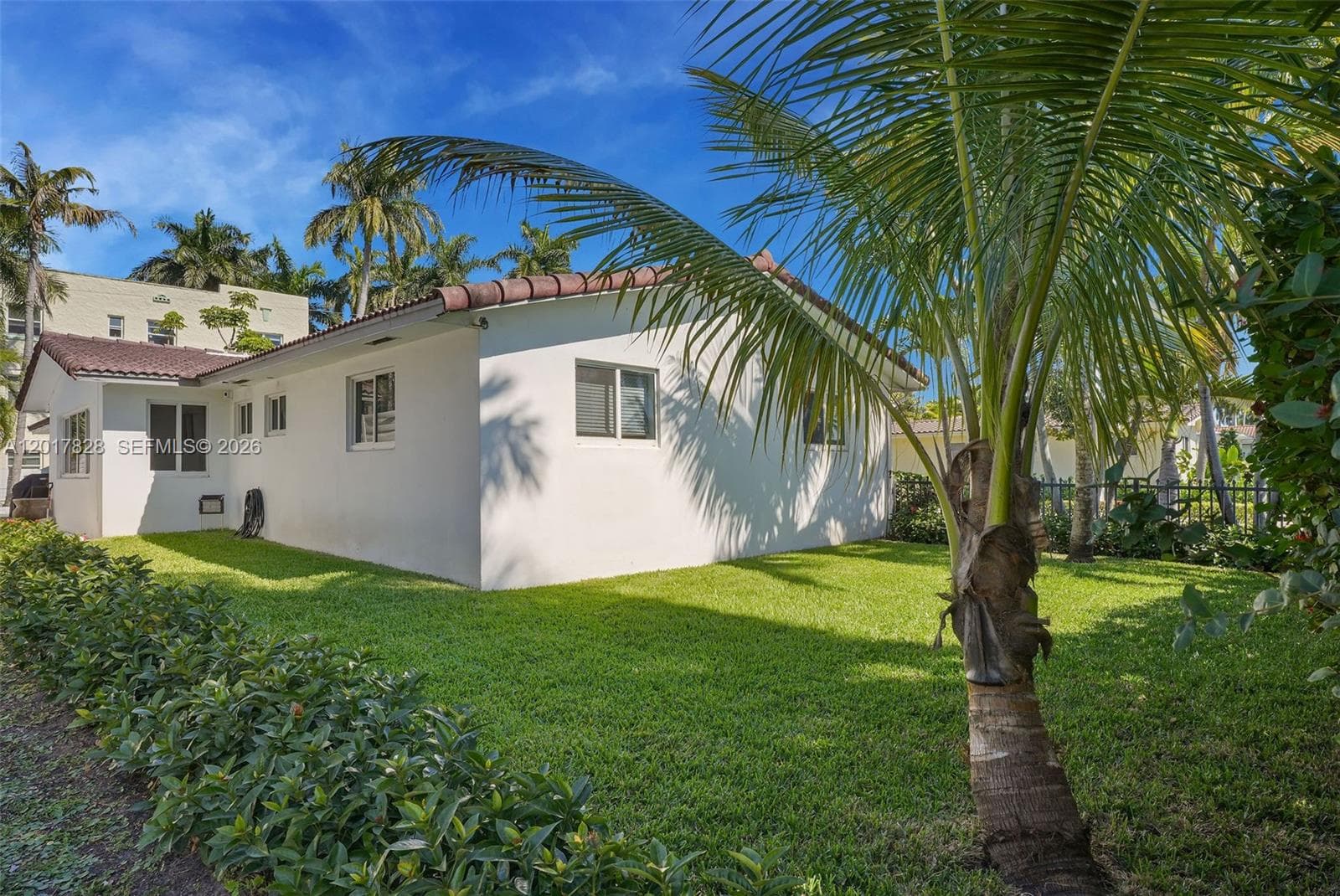 1301 Hollywood Blvd photo 15