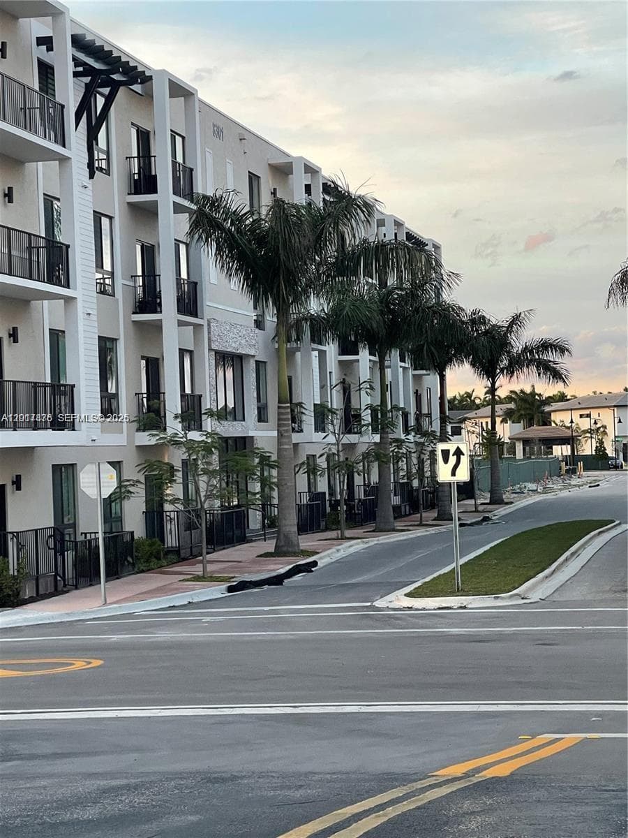 URBANA · #D-203 in Doral - Photo 15