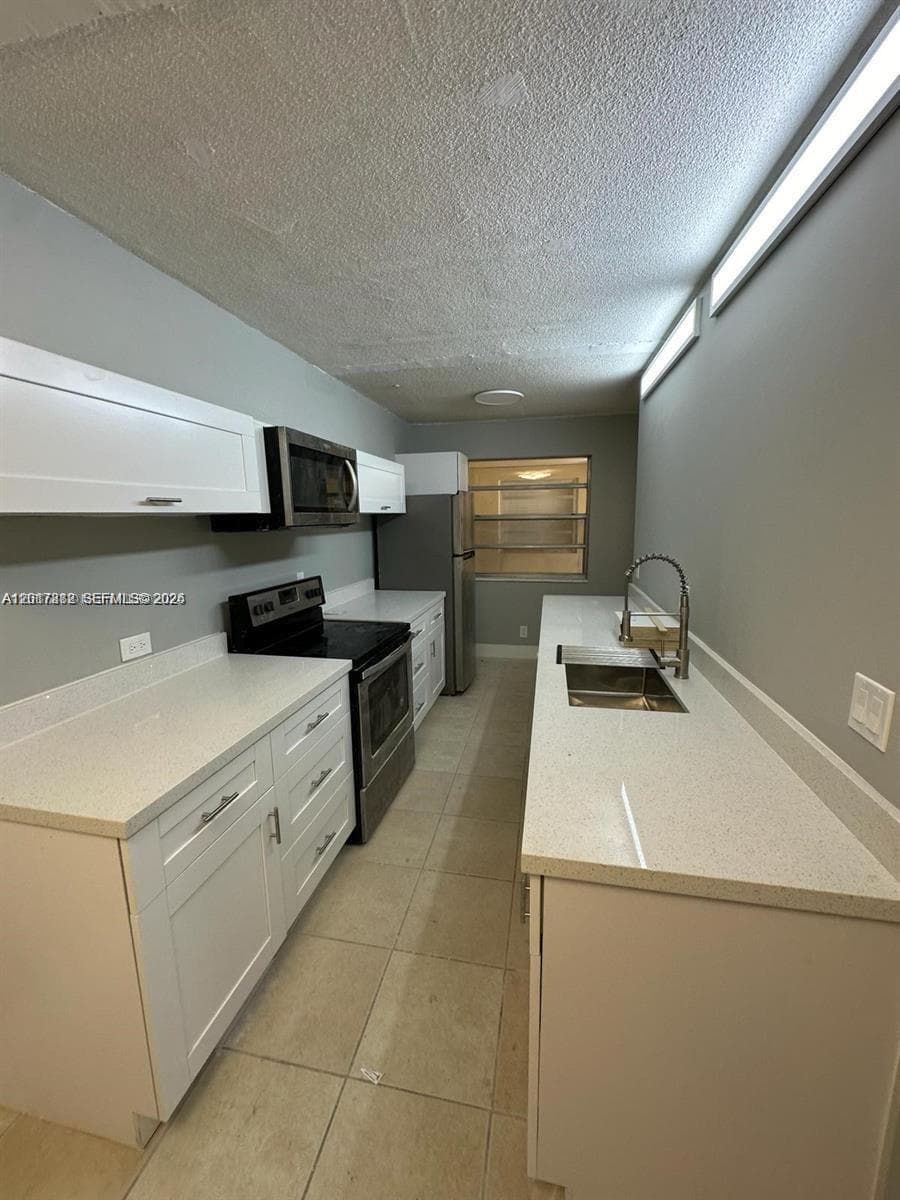 LSOLEI AT HALLANDALE BEACH · #201 in Hallandale Beach - Photo 3