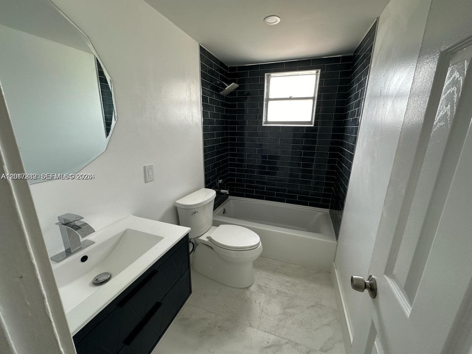 LSOLEI AT HALLANDALE BEACH · #201 in Hallandale Beach - Photo 4