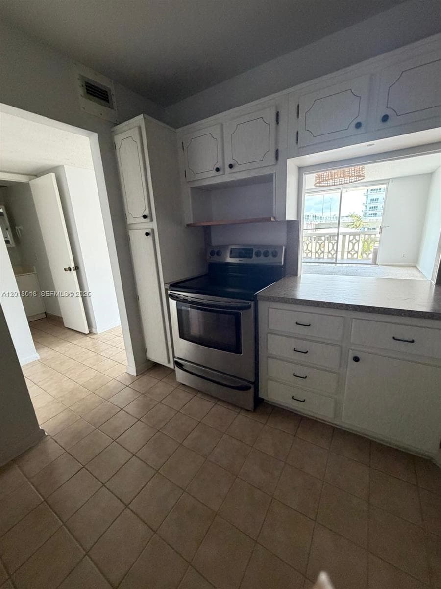 IMPERIAL TOWERS CONDO · #319 in Hallandale Beach - Photo 10