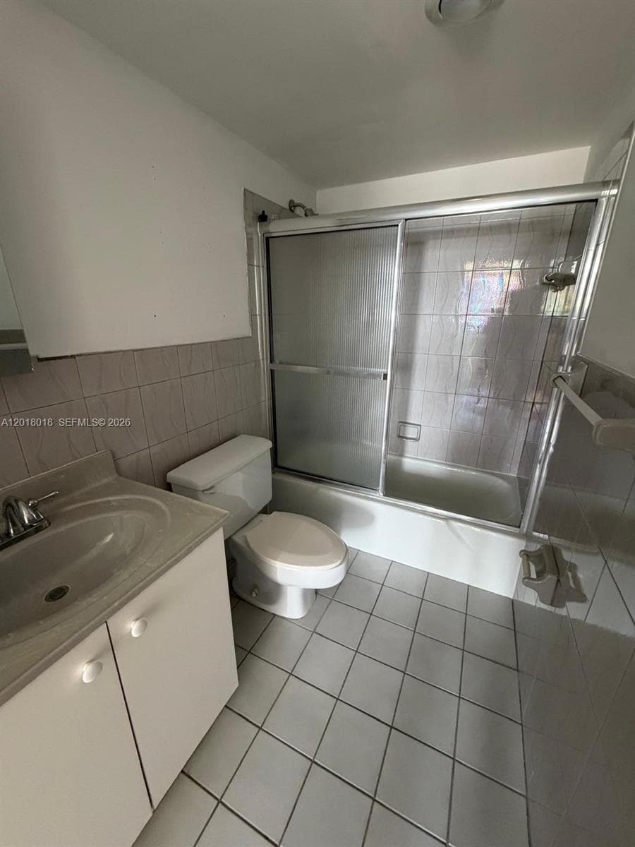 IMPERIAL TOWERS CONDO · #319 in Hallandale Beach - Photo 4