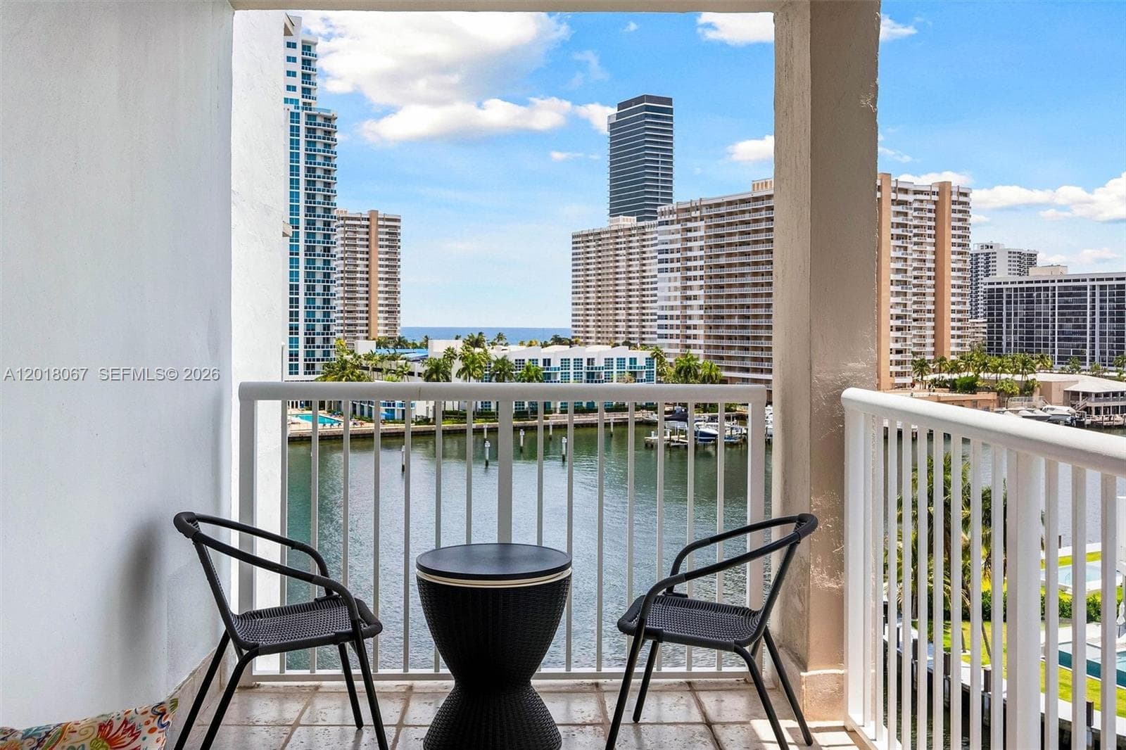 Golden Condo · #707 in Hallandale Beach - Photo 2
