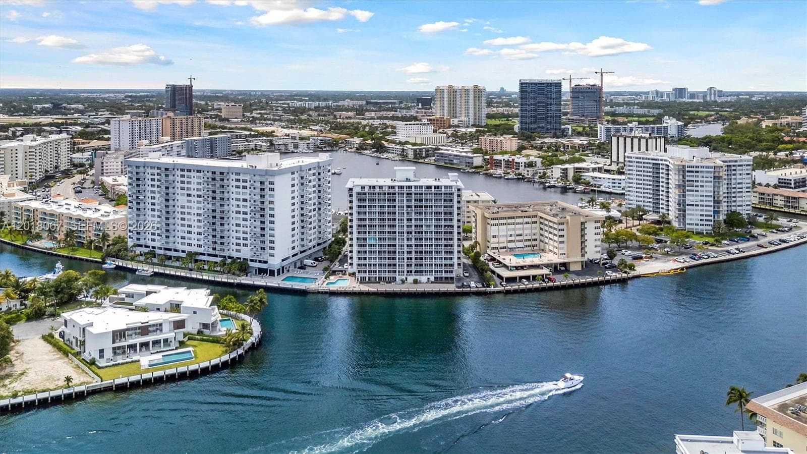 Golden Condo · #707 in Hallandale Beach - Photo 48