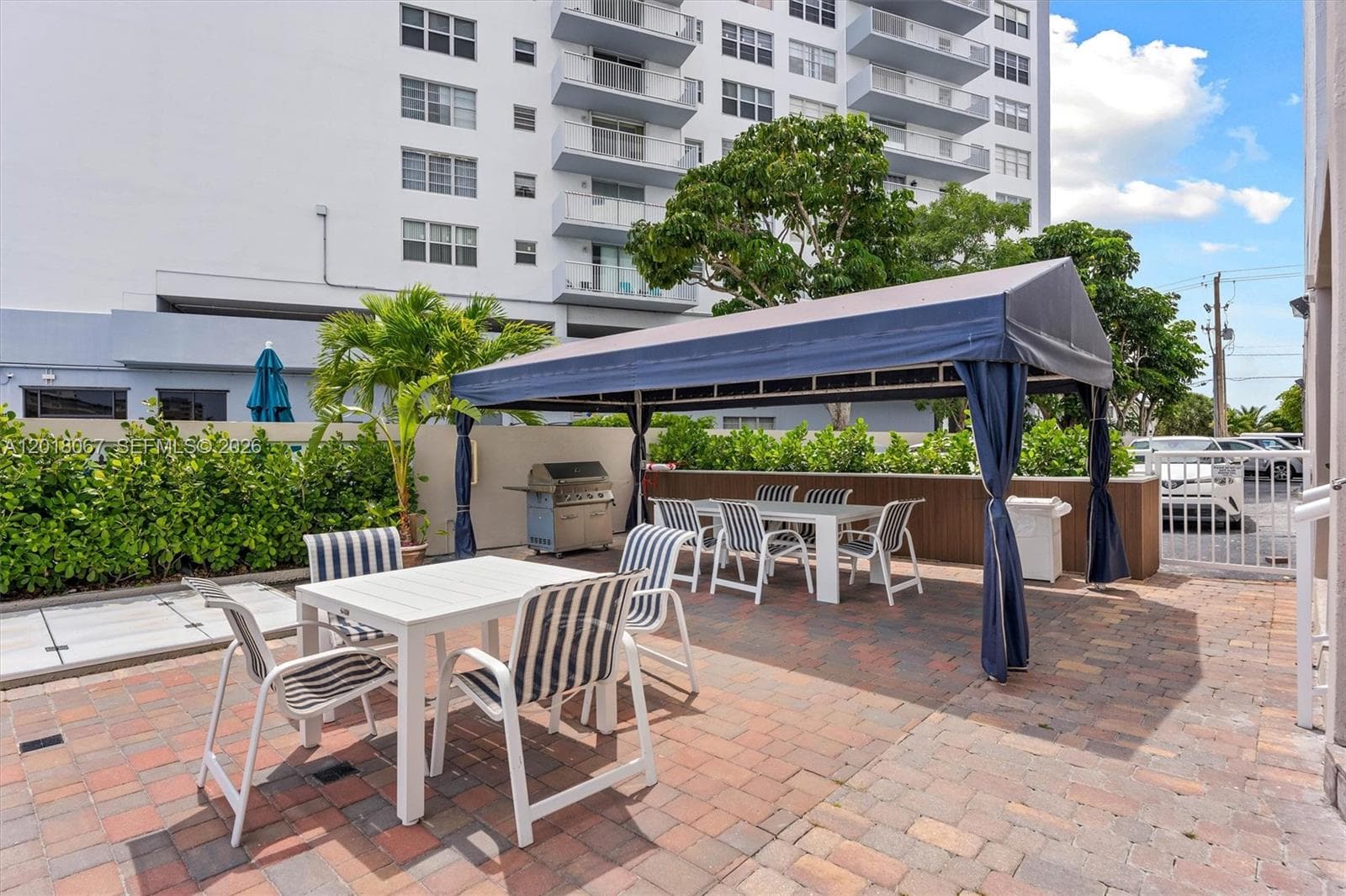 Golden Condo · #707 in Hallandale Beach - Photo 39