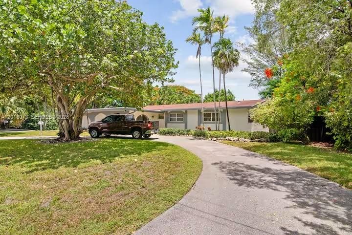 13325 SW 84th Ave photo 1