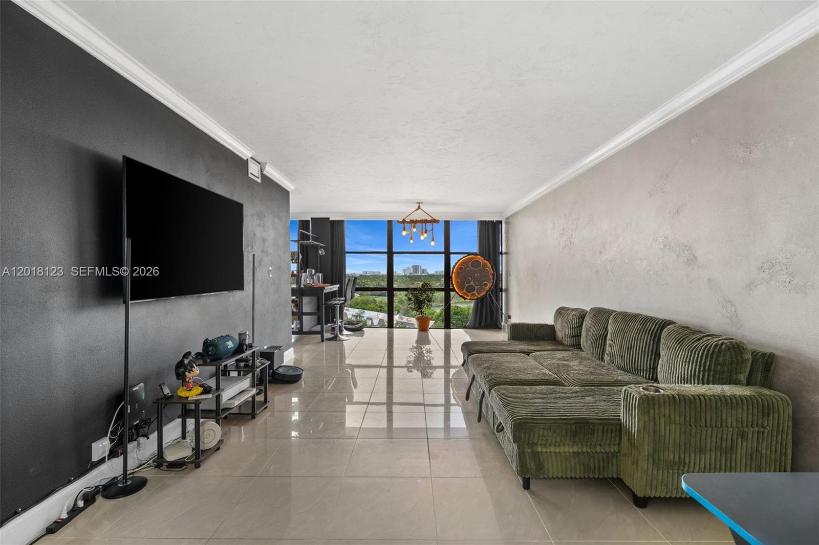 OCEANVIEW PARK CONDO · #1025 in Hallandale Beach - Photo 1
