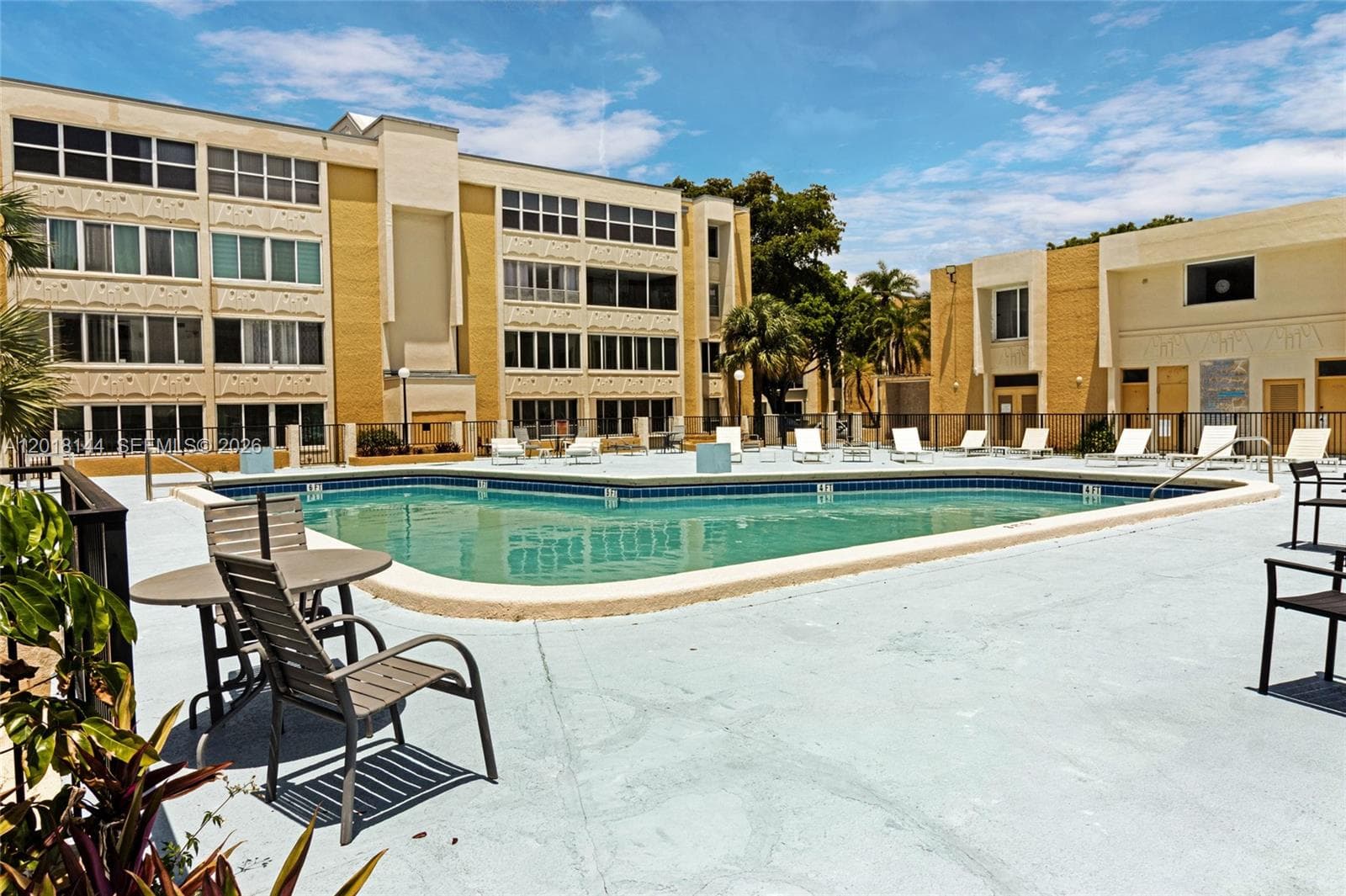 SOVEREIGNS CONDO · #1D in Miami - Photo 53