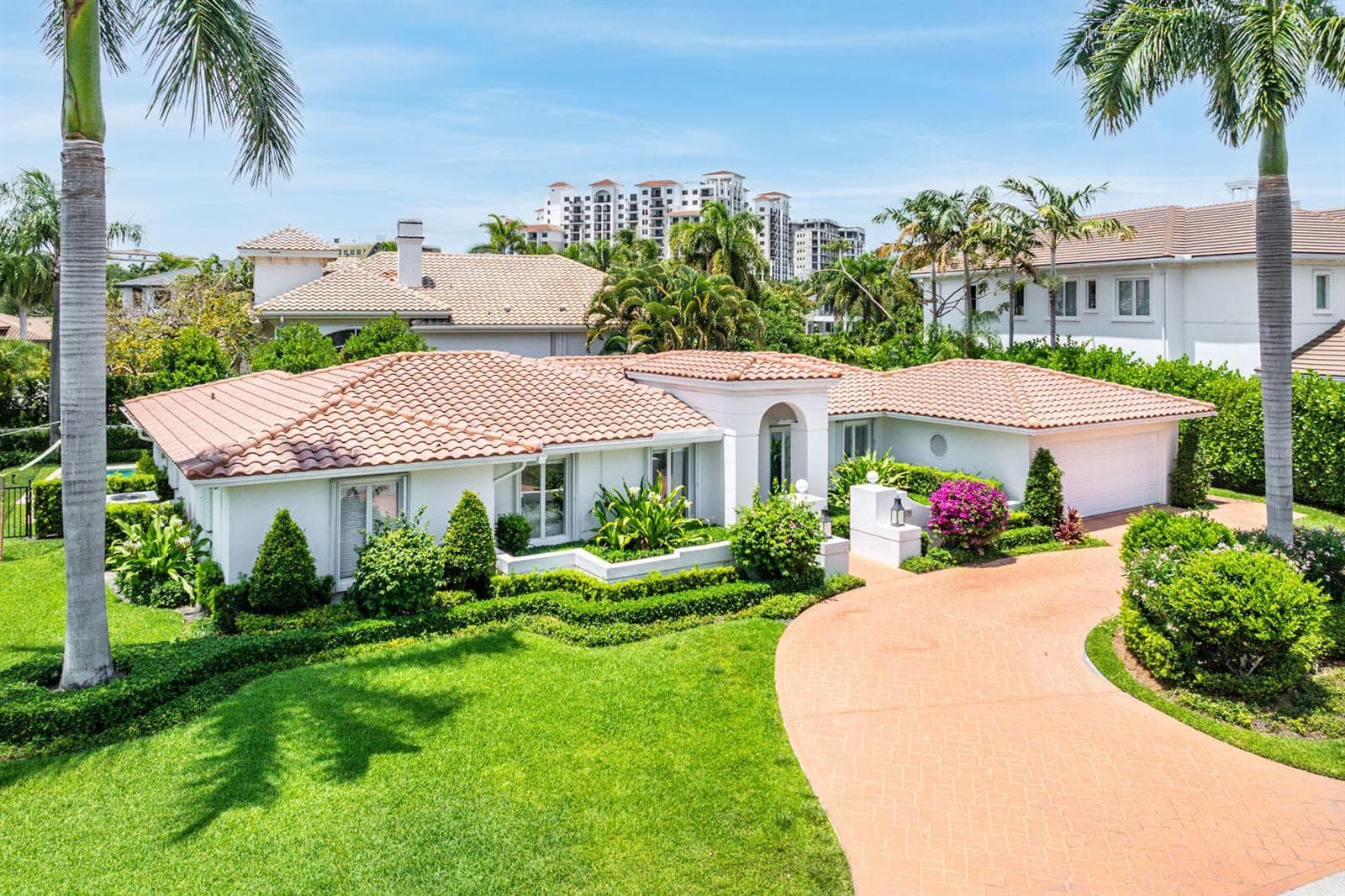1251_Thatch_Palm_Drive_Aerial_01
