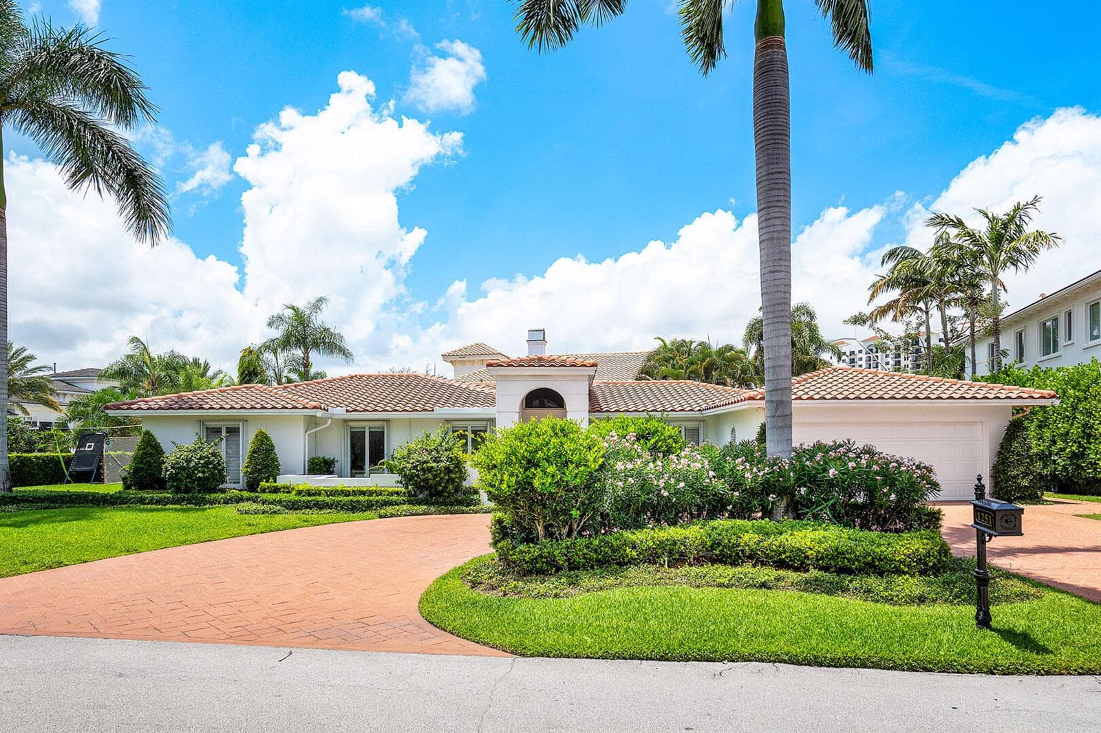 1251_Thatch_Palm_Drive_02