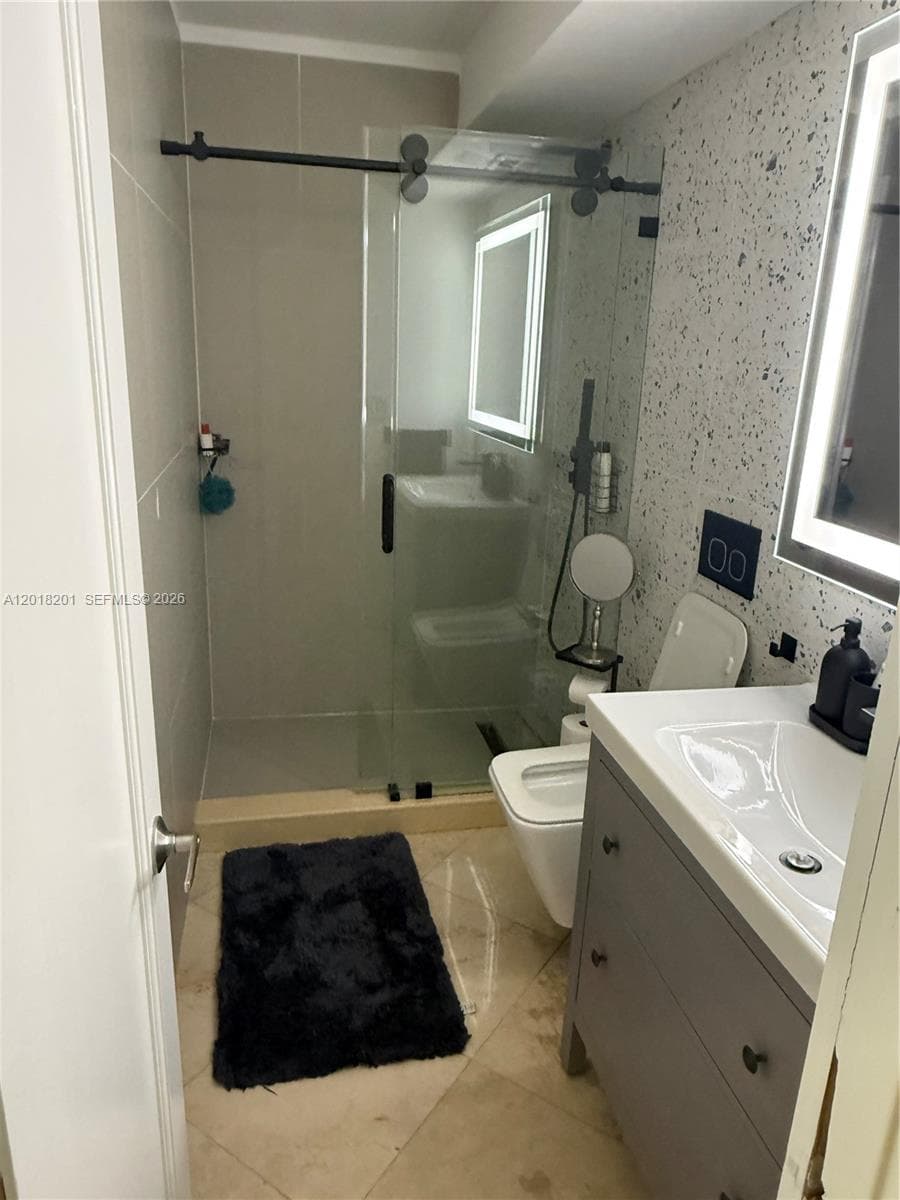 ROYAL EMBASSY CONDO · #9K in Miami Beach - Photo 7
