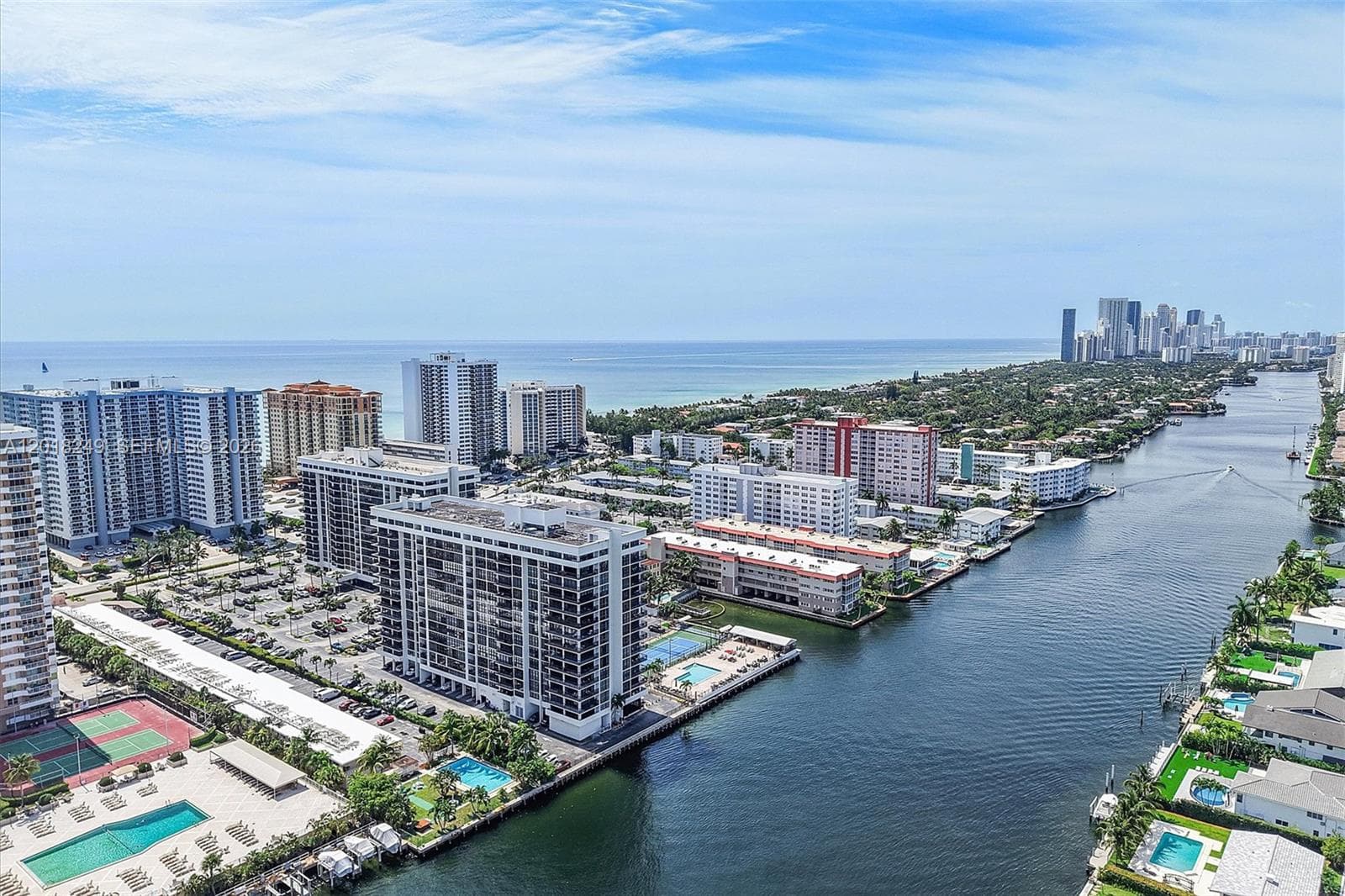 Avant Garde · #910 in Hallandale Beach - Photo 26