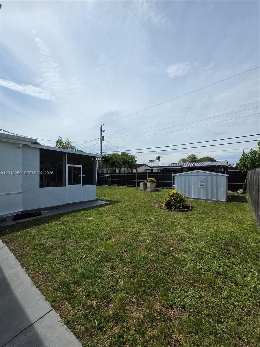 4601 SW 5th St #0 photo 2