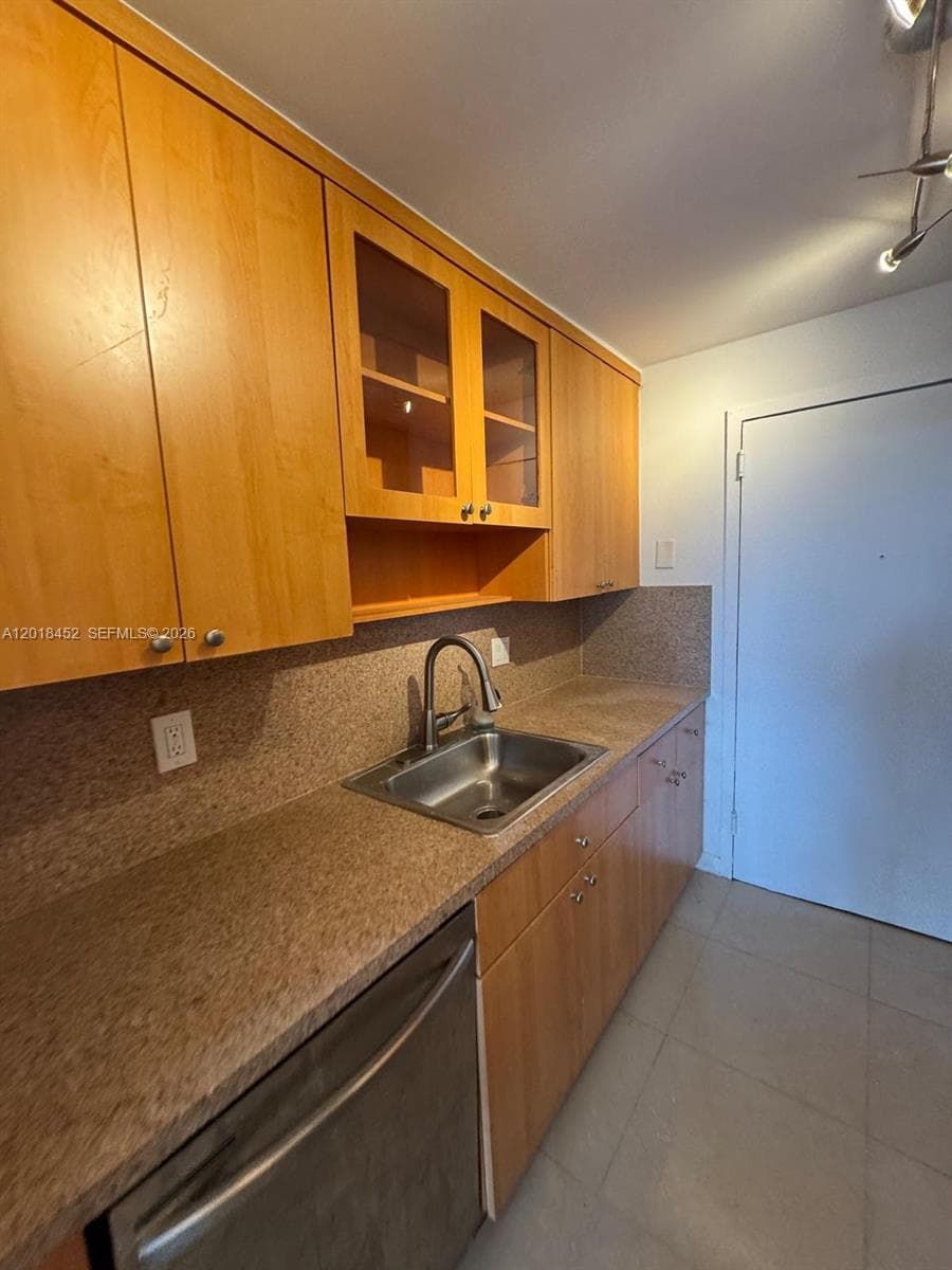 Keystone towers · #303 in North Miami - Photo 6