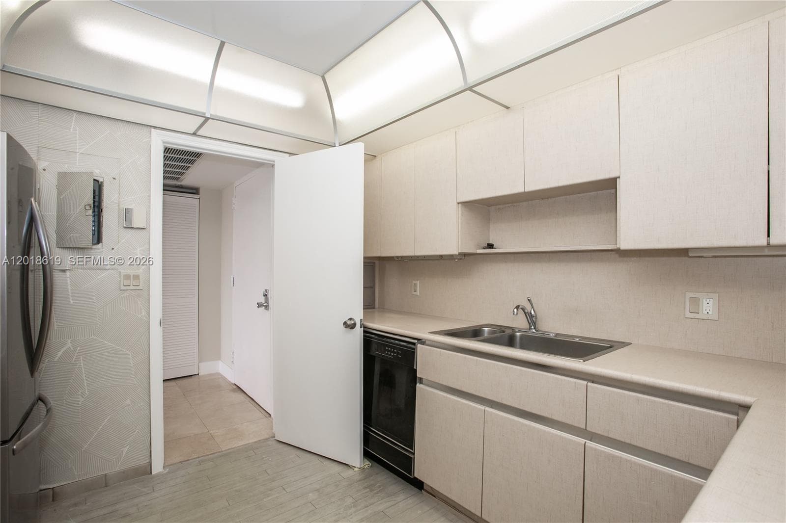 CRICKET CLUB CONDO · #1502 in Miami - Photo 10