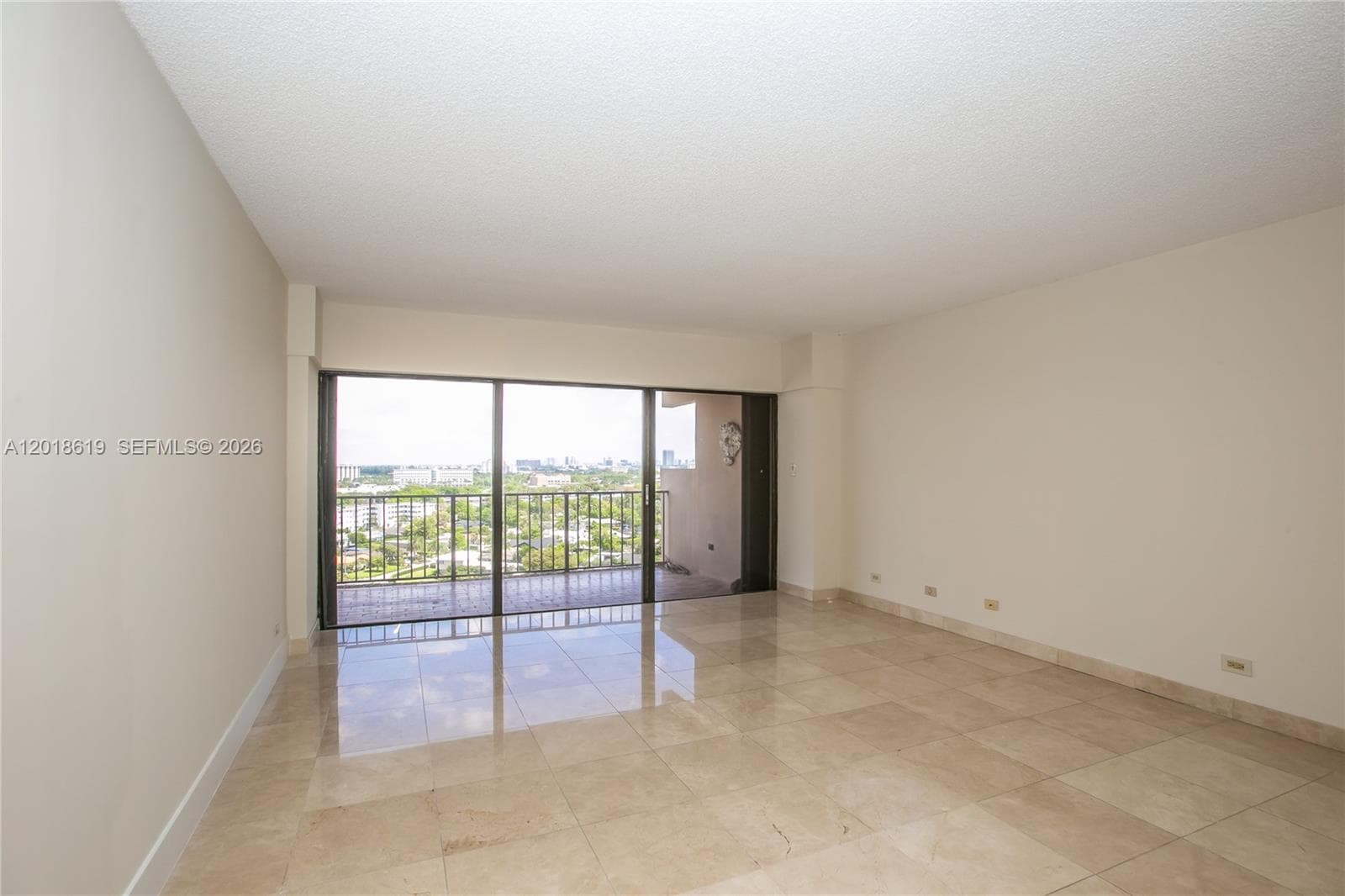 CRICKET CLUB CONDO · #1502 in Miami - Photo 4