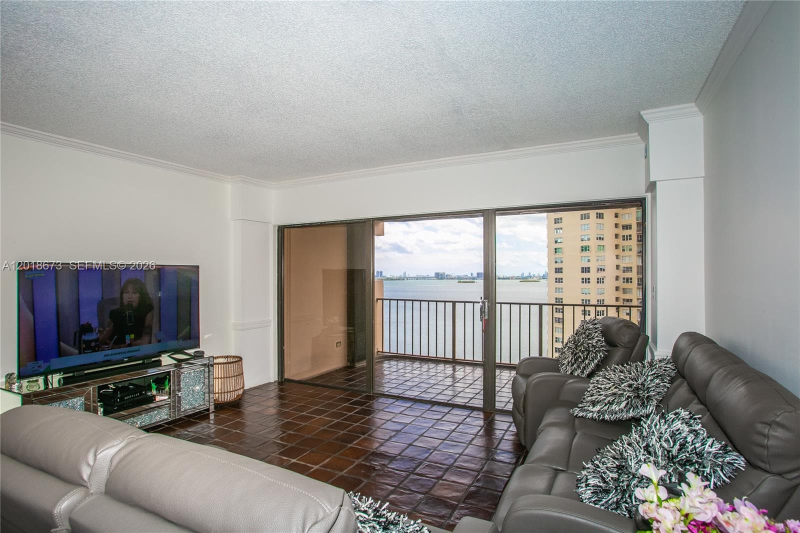 CRICKET CLUB CONDO · #1207 in Miami - Photo 2