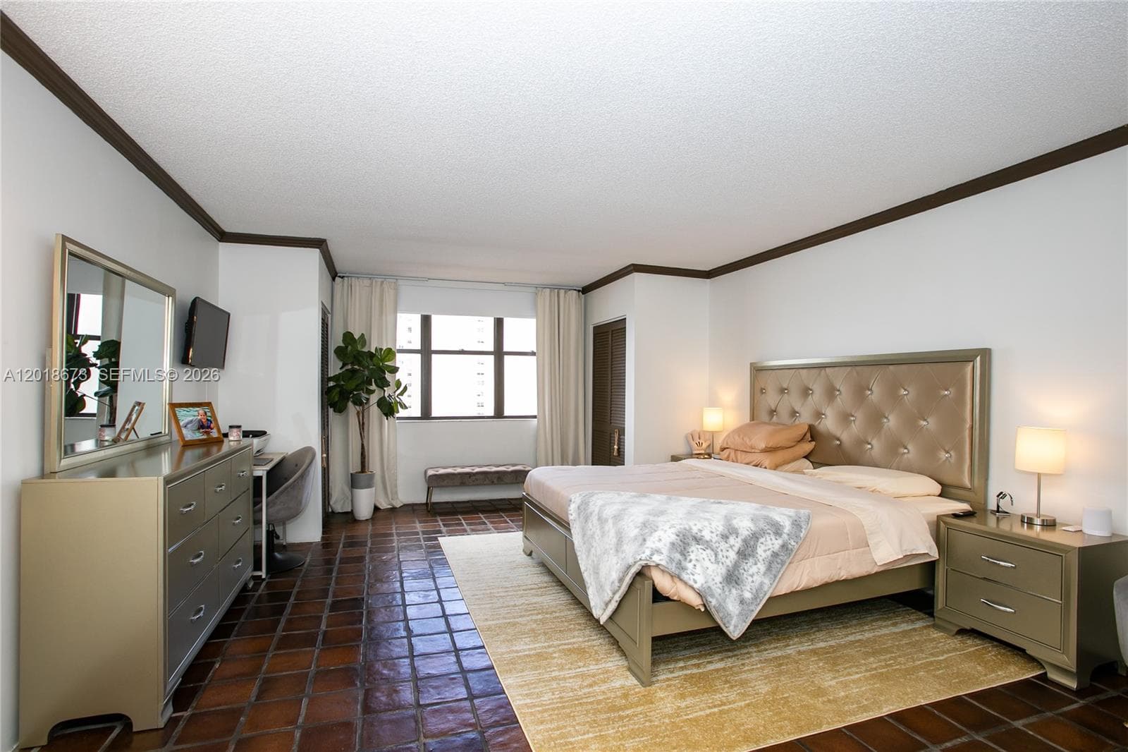 CRICKET CLUB CONDO · #1207 in Miami - Photo 9